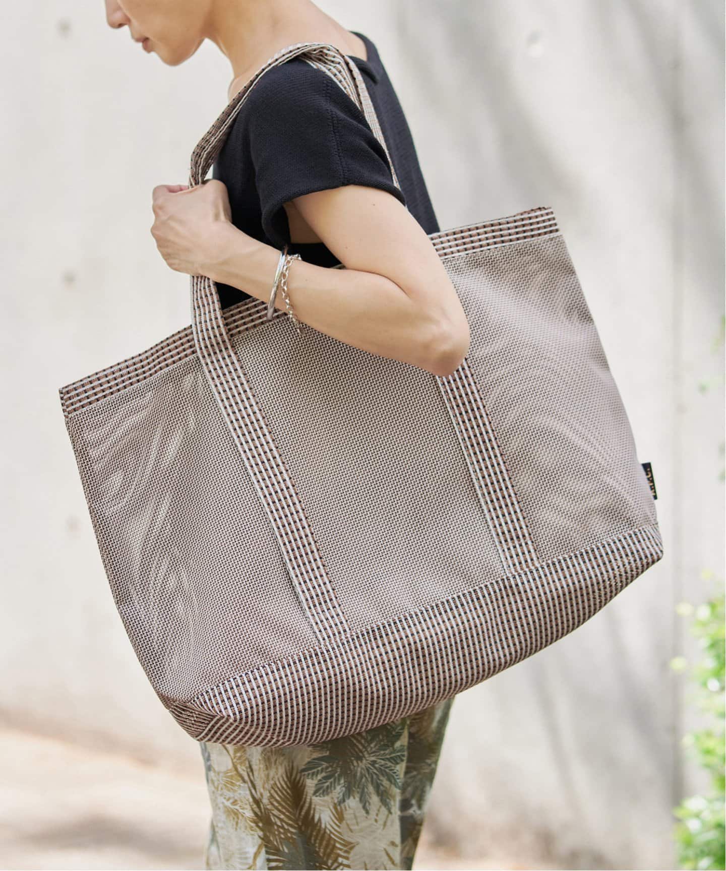 【A.P.C.】Cabas Navire Tote A.P.C. Cabas Navire Tote | Shopbop