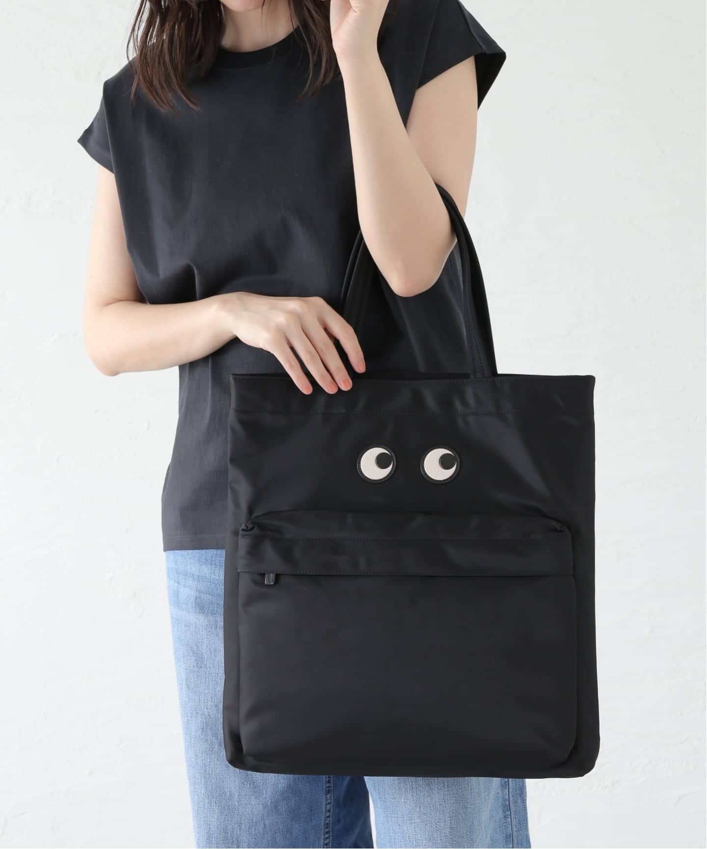 アニヤハインドマーチ eyesトートバッグ ANYA HINDMARCH/アニヤ ハインドマーチ Tote Eyes in Black ECONYL