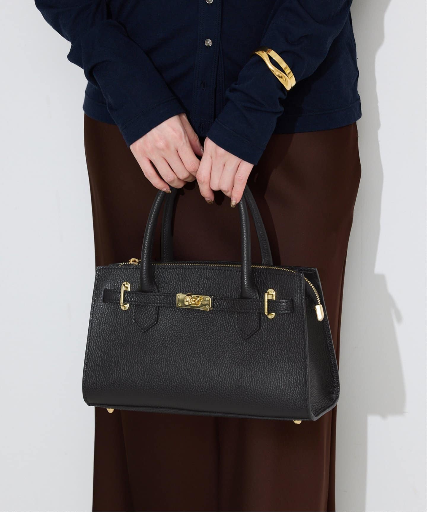 SLOBE IENAショルダーバッグ エコレザー 合皮(定価13200円) 美品✨】SLOBE IENA エコレザー ショルダーバッグ グリーン