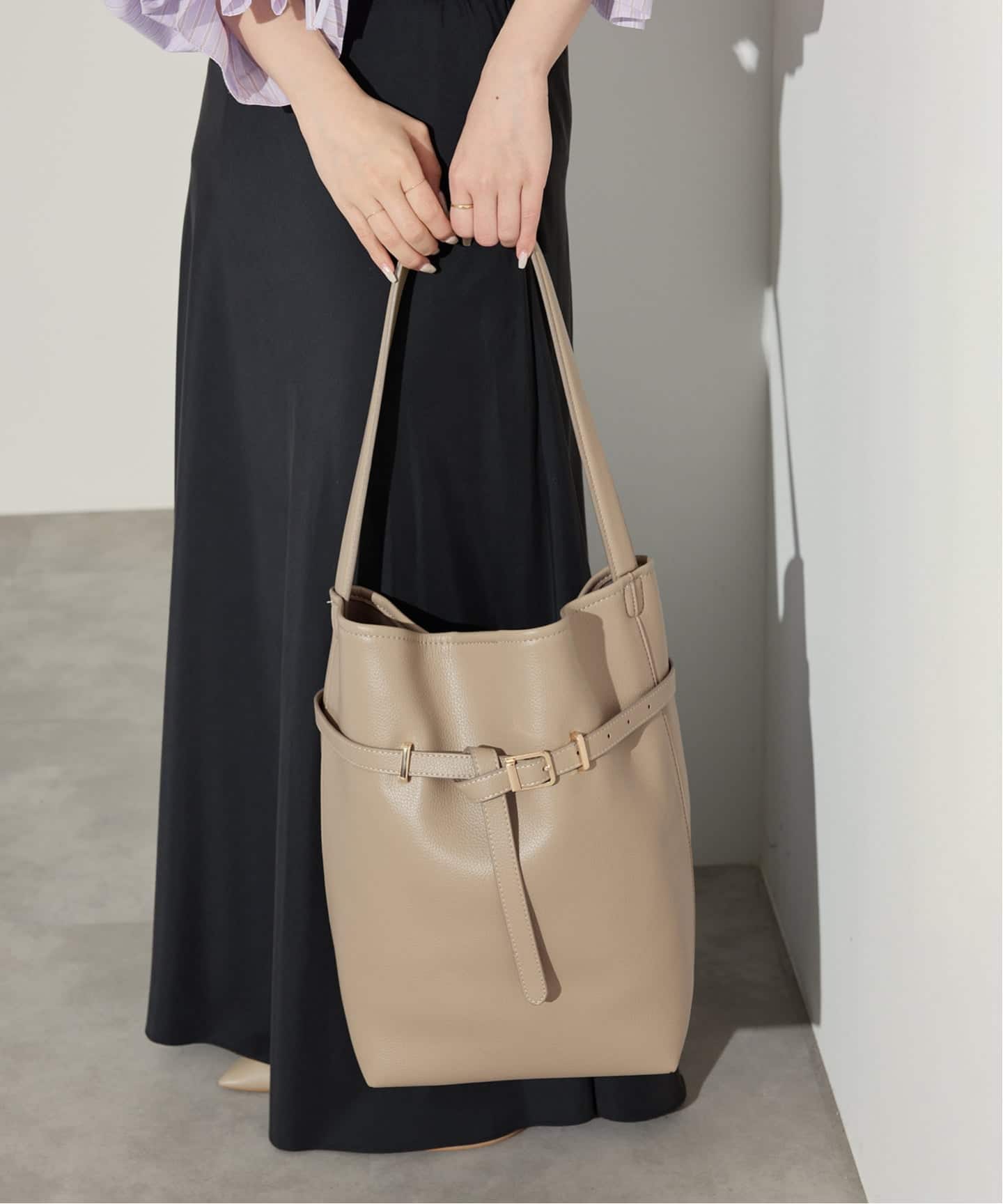 SLOBE BELT TOTE BAG 通勤バッグ　A4slobe iena SLOBE BELT TOTE BAG 通勤バッグ A4slobe iena