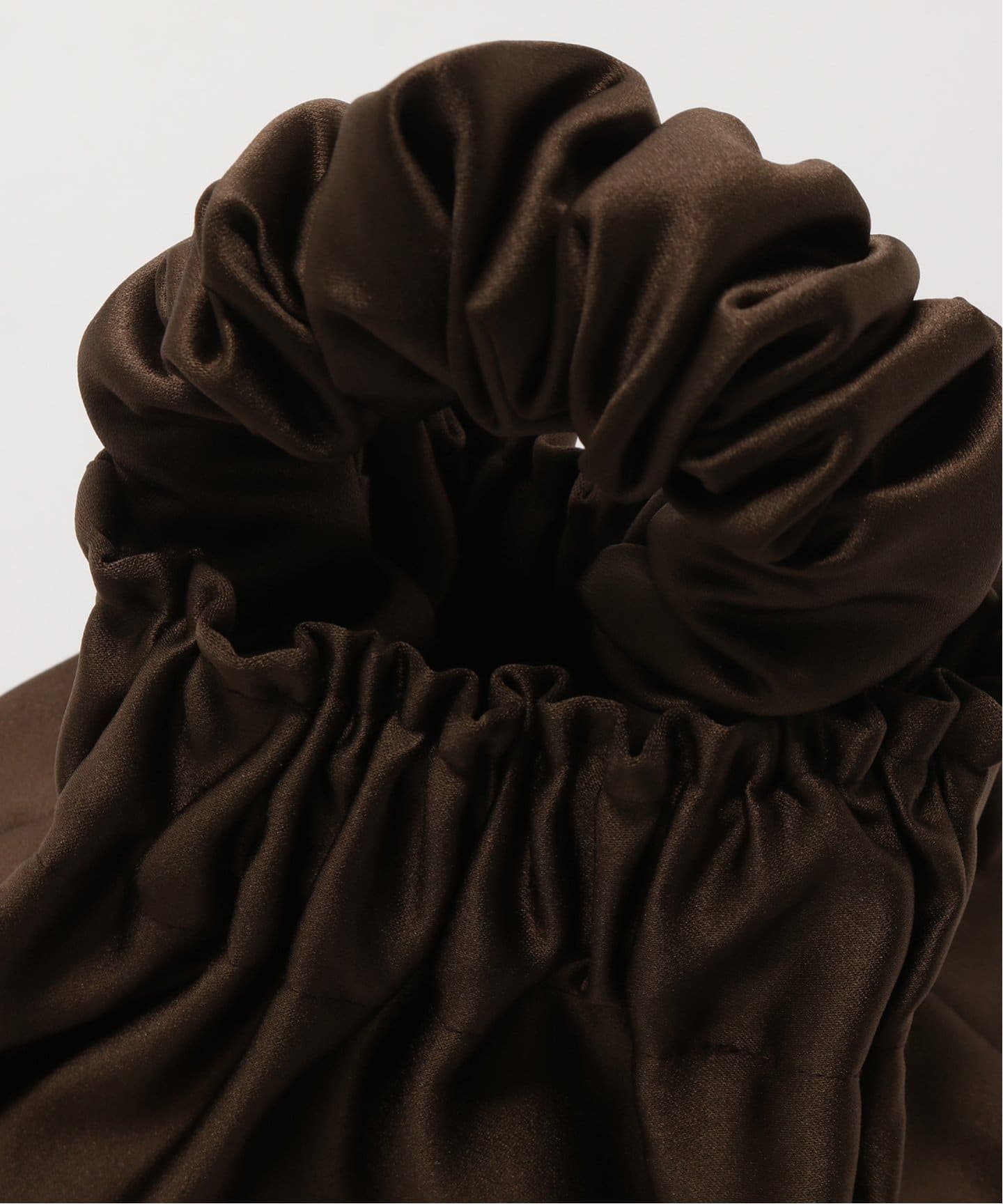 A Bronze Age/ブロンズエイジ サテンバッグ HALOBAG（ハンドバッグ