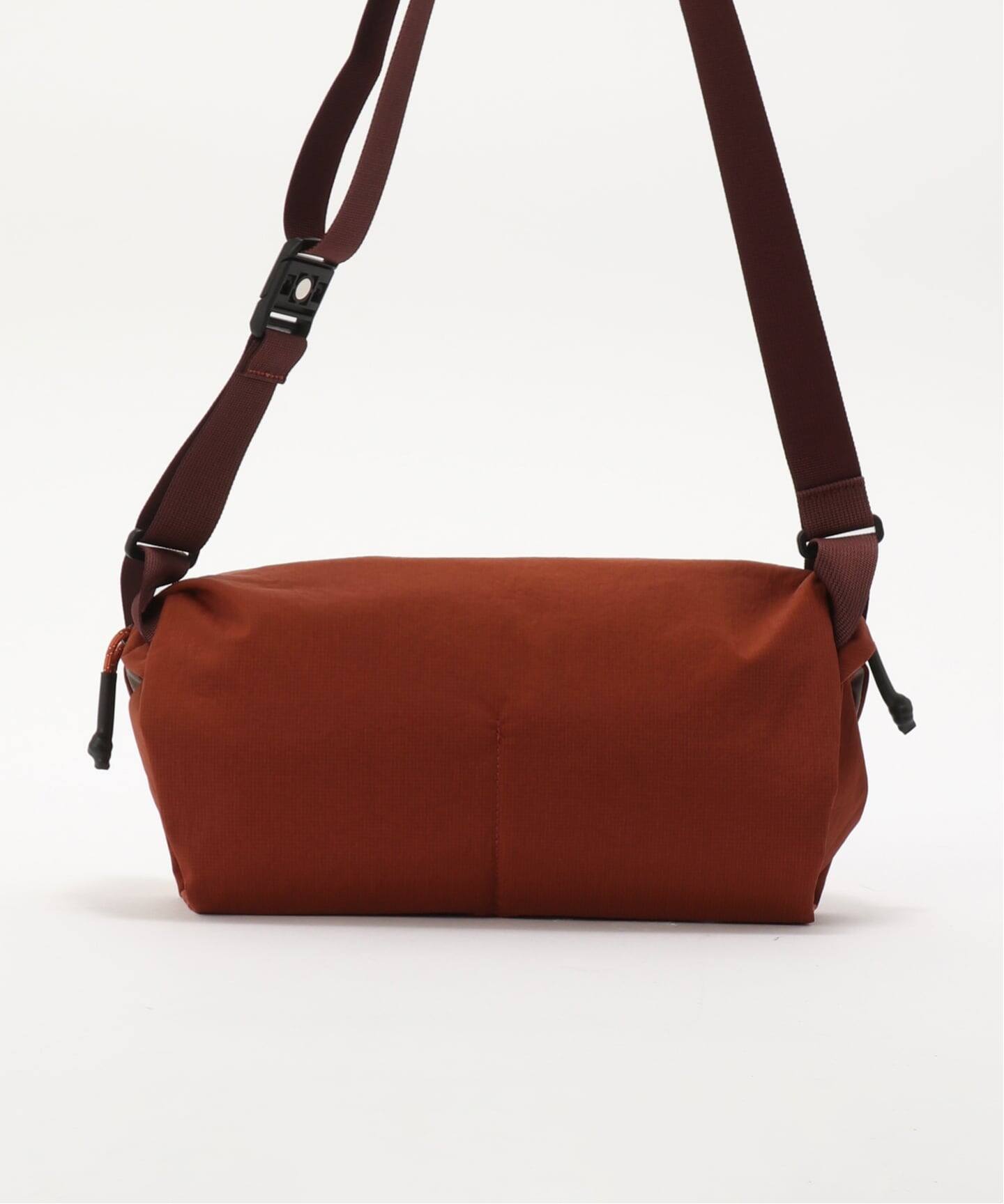 Bellroy ベルロイ Lite Sling BLLA234（ショルダーバッグ）｜VERMEIL 