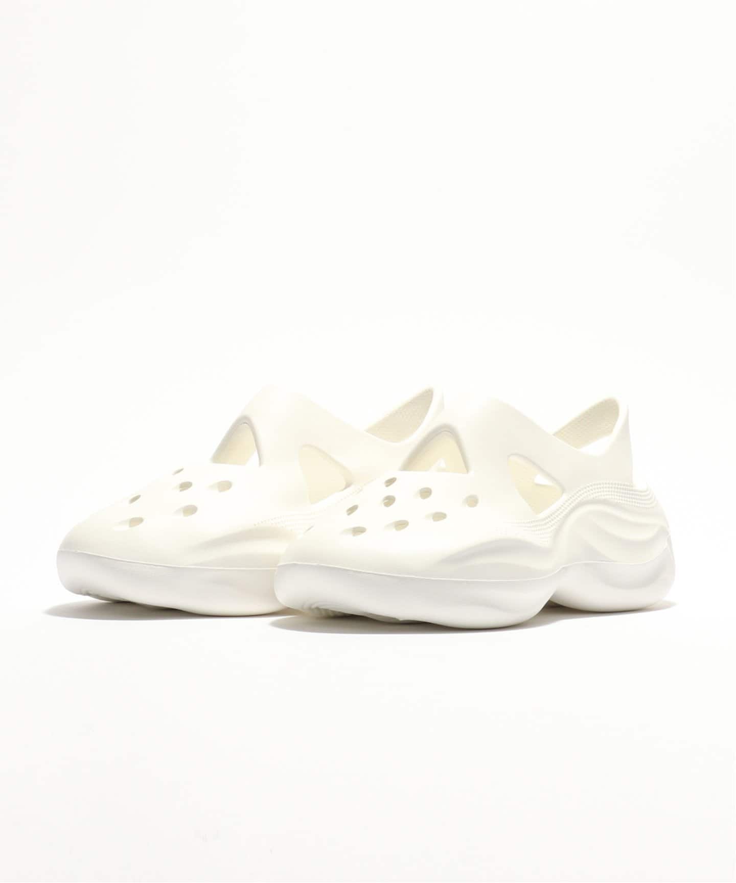 CROCS:209552-100:Dingyun Zhang Diffuser（サンダル）｜BOICE