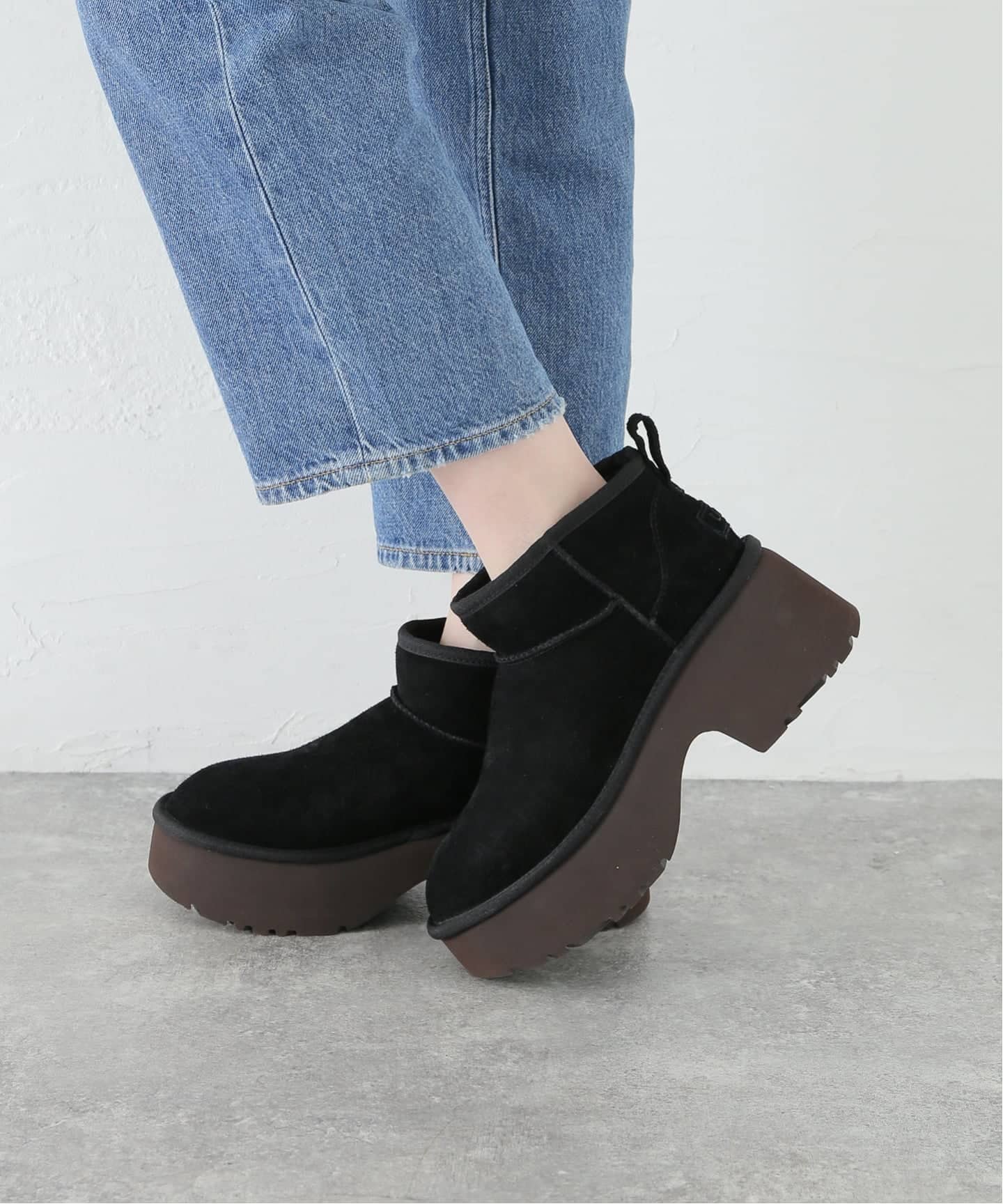 UGG W CLASSIC ULTRA MINI NEW HEIGHTS（ブーティ・ショートブーツ