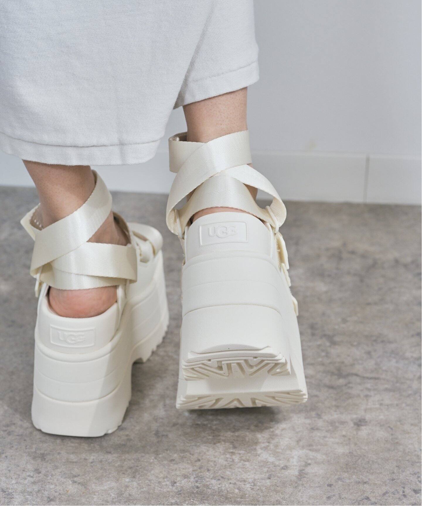UGG GoldenRise ホワイト 22cm UGG W GOLDENRISE（サンダル）｜BOICE FROM BAYCREW'S（ボイス