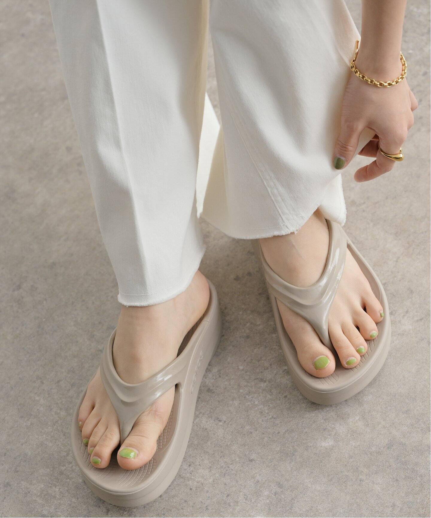 OOFOS Oomega（サンダル）｜BOICE FROM BAYCREW'S（ボイスフロム