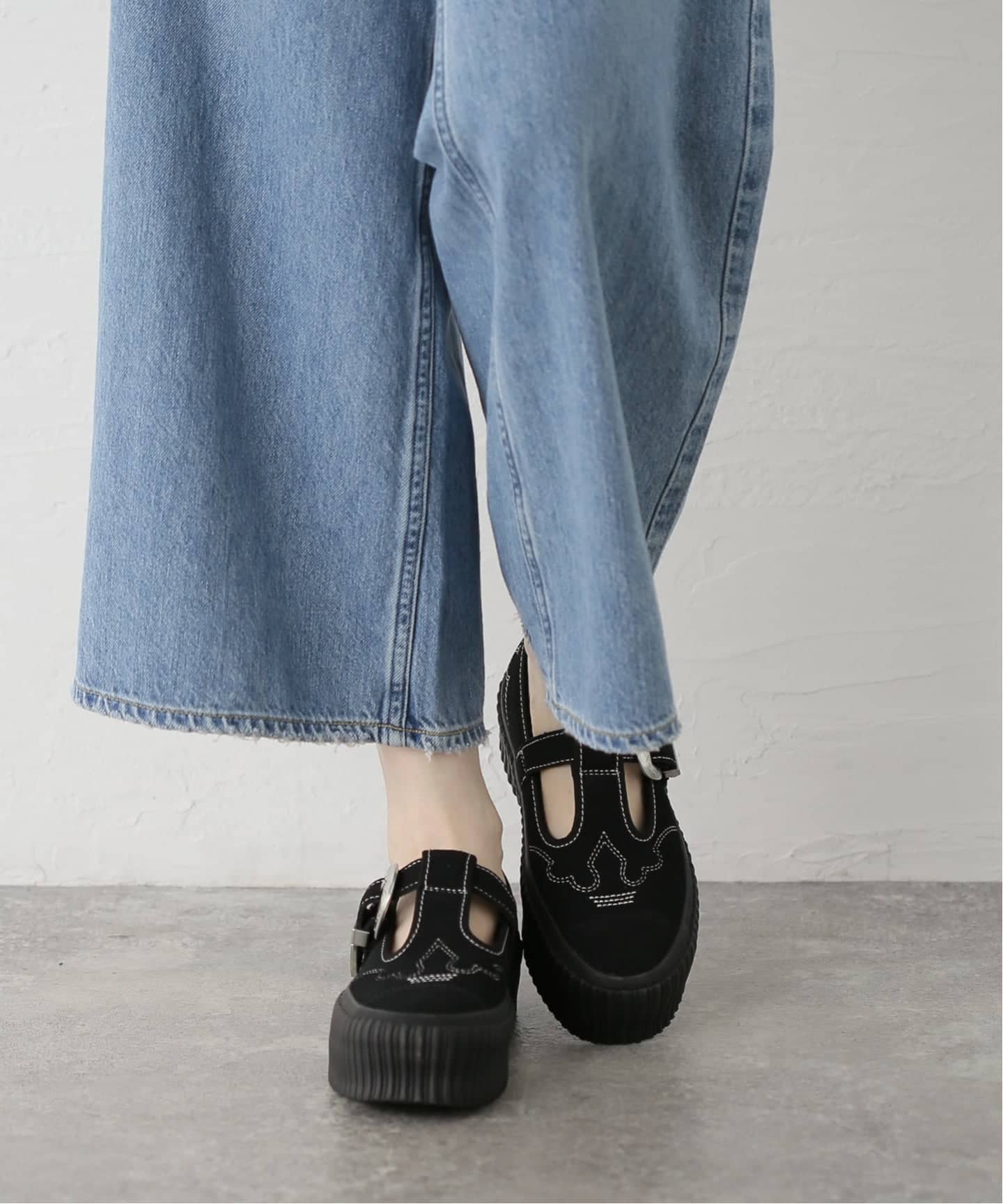 CONVERSE リフテッド リブテープ Tストラップ WT OX（スニーカー