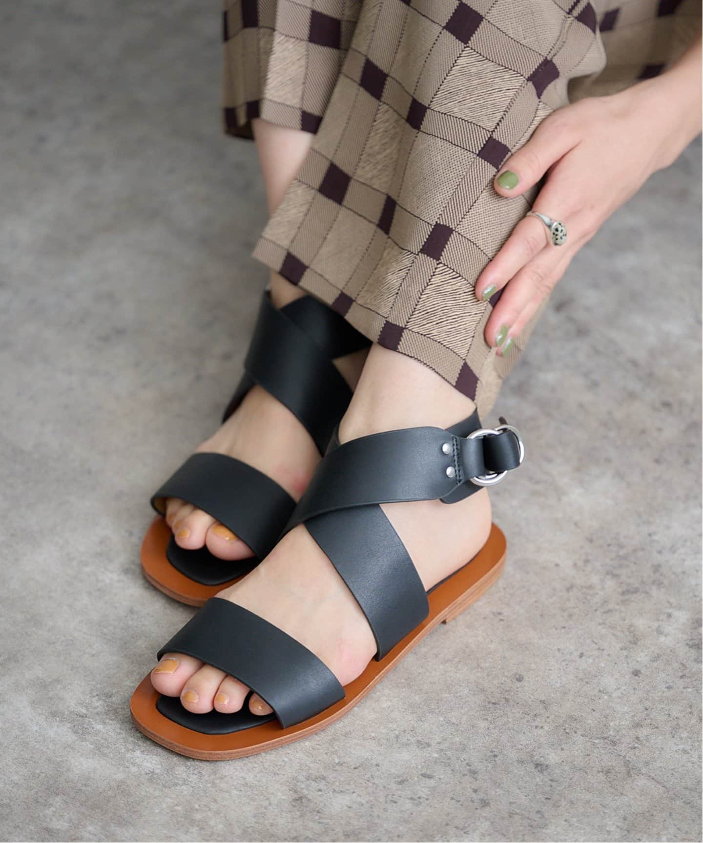 大幅値下げ　トゥデイフル　Flat Belt Sandals サンダル　37 TODAYFUL - 大幅値下げTODAYFUL Flat Belt Sandals ブラウン37の