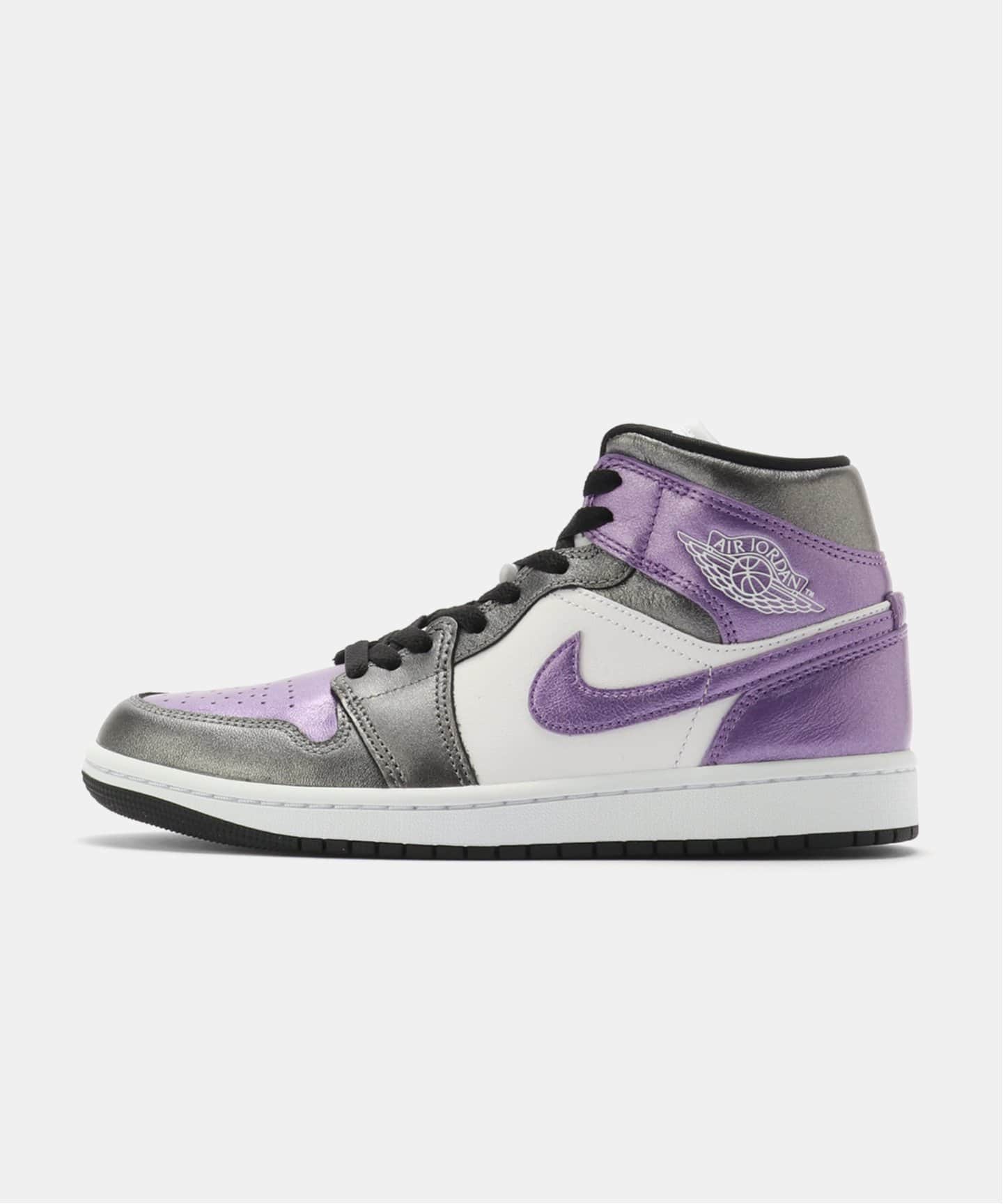 JORDAN BRAND WMNS AIR JORDAN 1 MID SE HJ5911-105（スニーカー