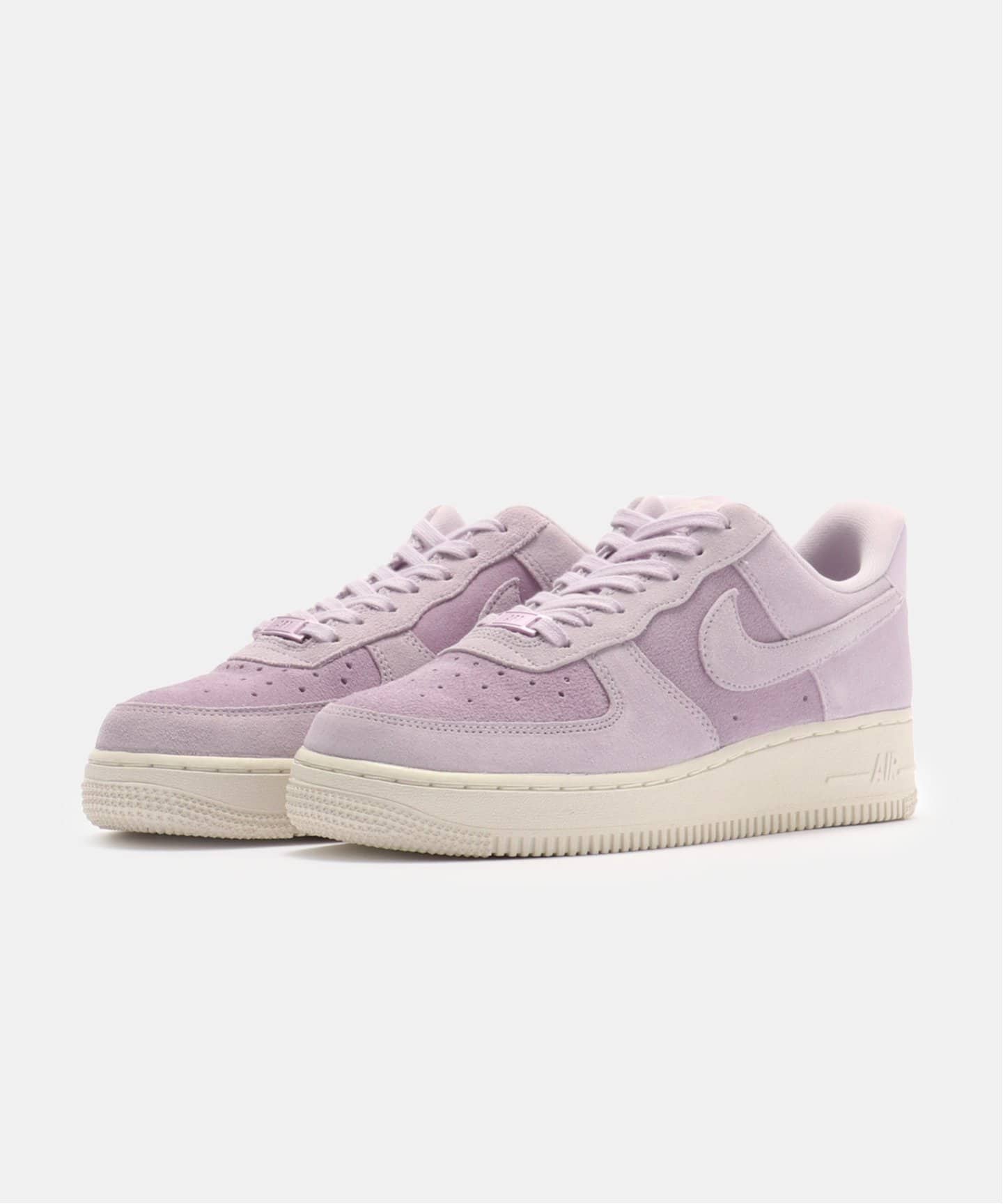 もも NIKE W AIR FORCE 1 07 SUPER NORMAL HJ5336-100（スニーカー
