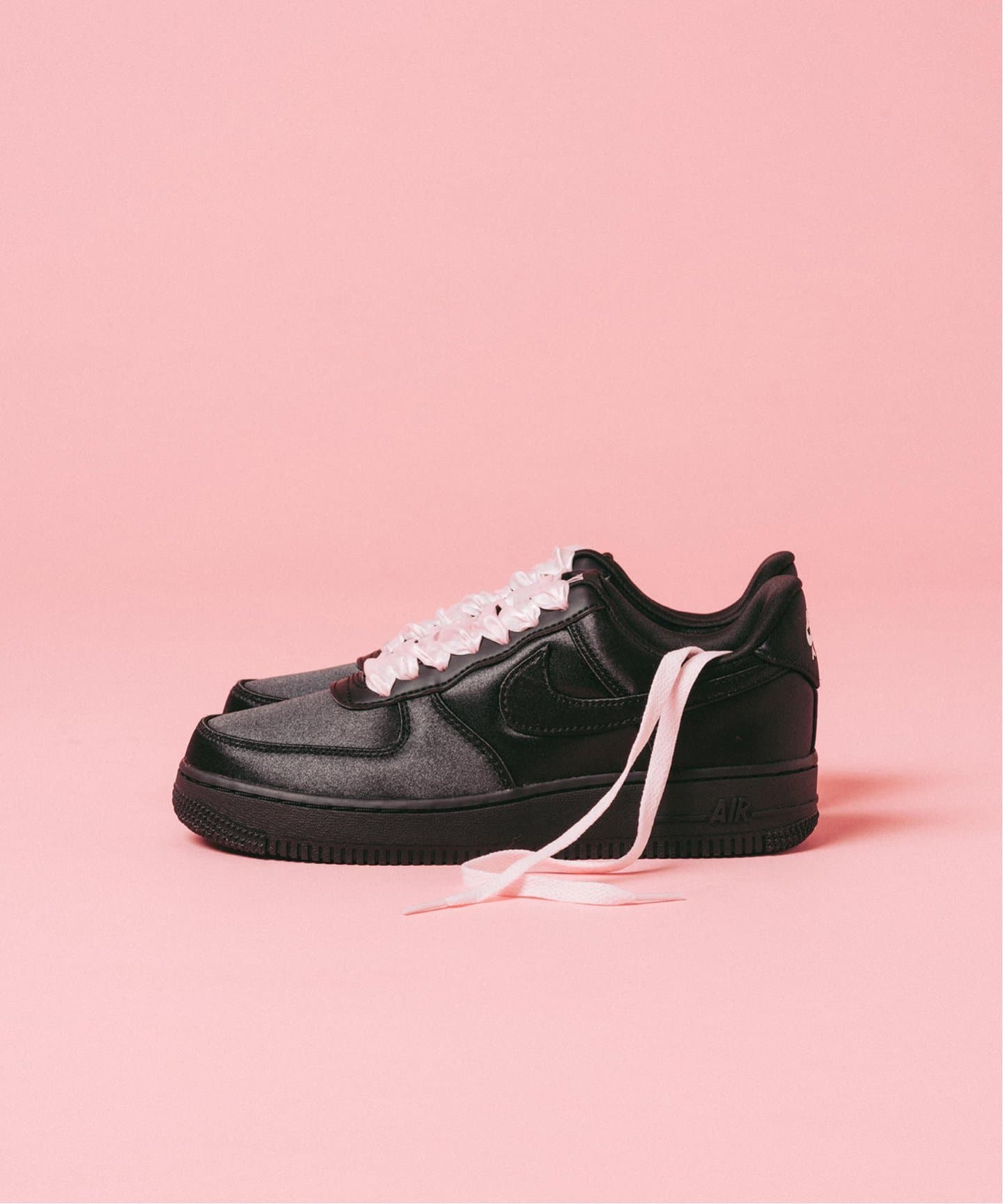 NIKE W AIR FORCE 1 07 LV8 TRK3 IH2034-010（スニーカー