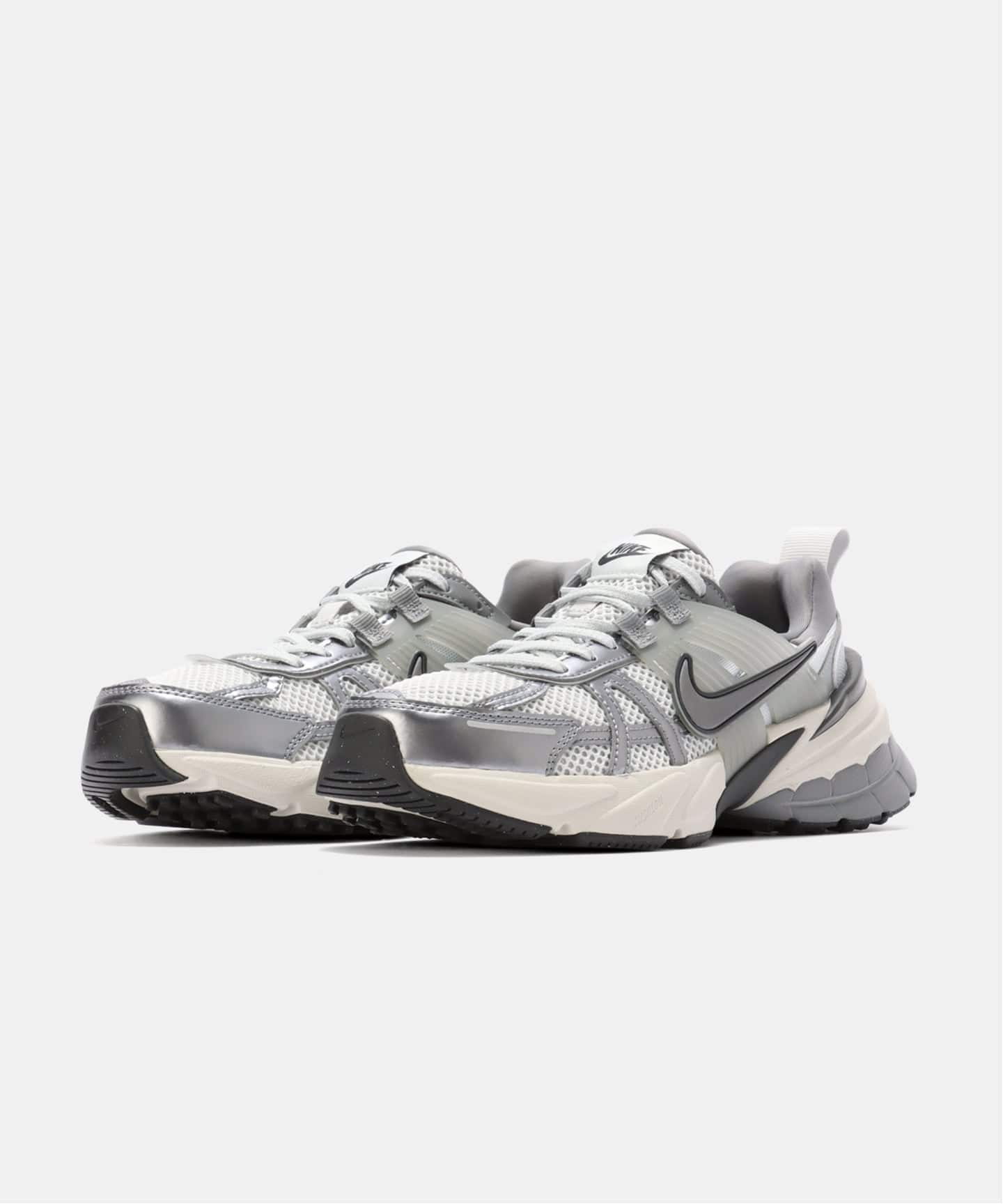NIKE WMNS V2K RUN FD0736-003（スニーカー）｜HERRINGBONE