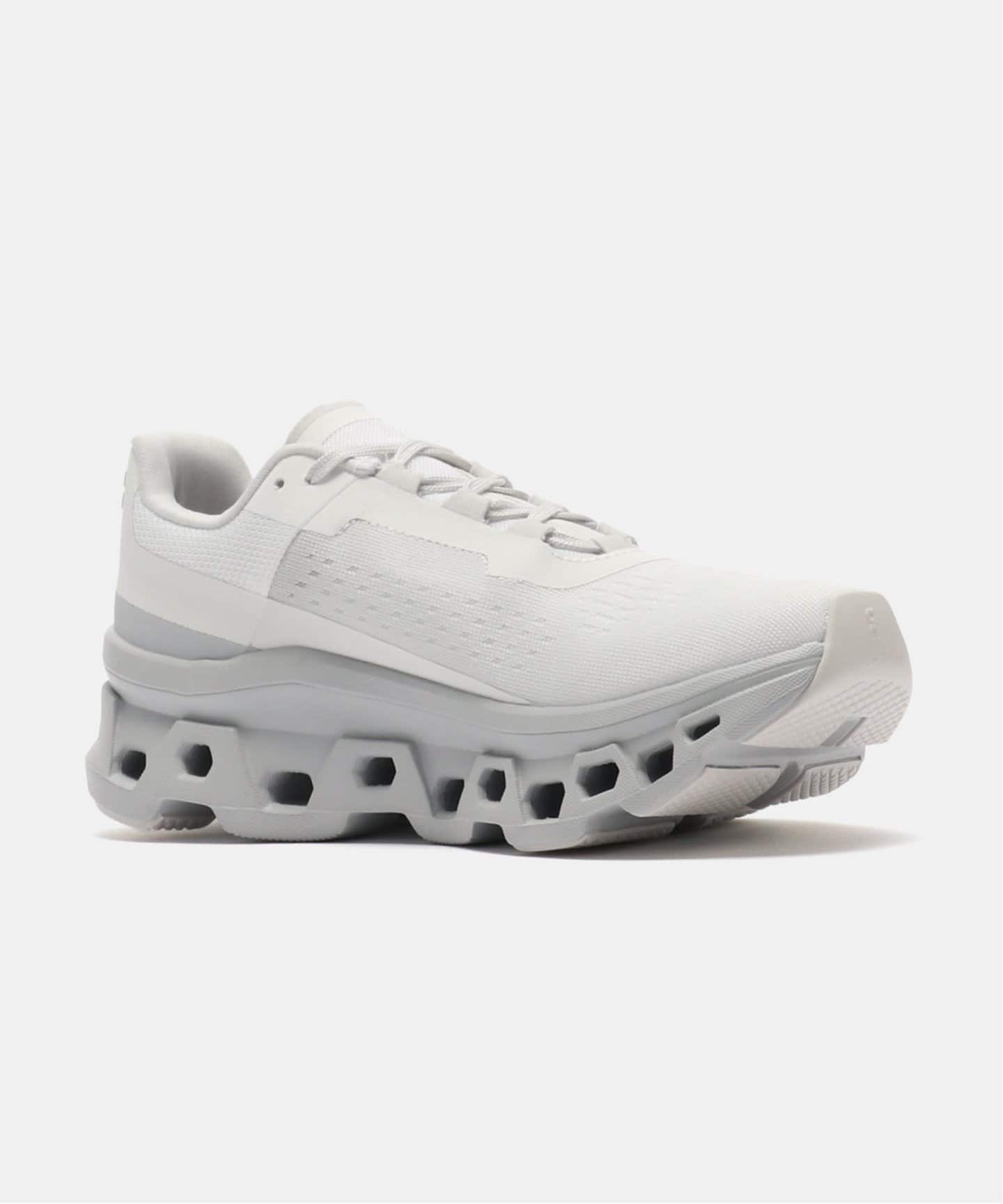 モンモンページ On Cloudmonster 61.97649（スニーカー）｜HERRINGBONE