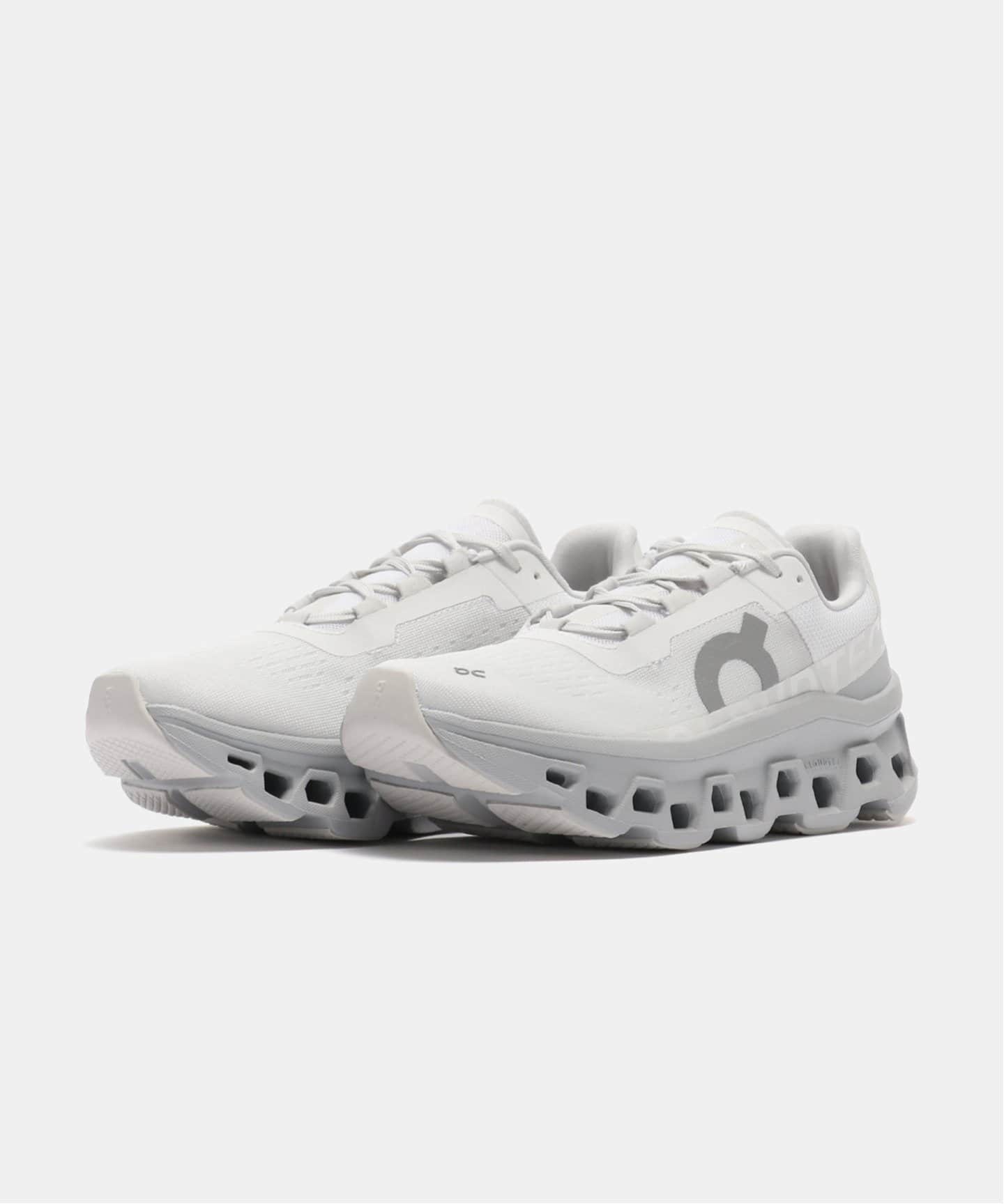 モンモンページ On Cloudmonster 61.97649（スニーカー）｜HERRINGBONE