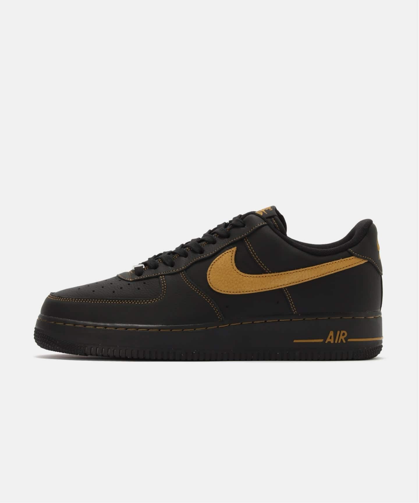 NIKE AIR FORCE 1 07 LV8 ESS+ HQ2037-003（スニーカー