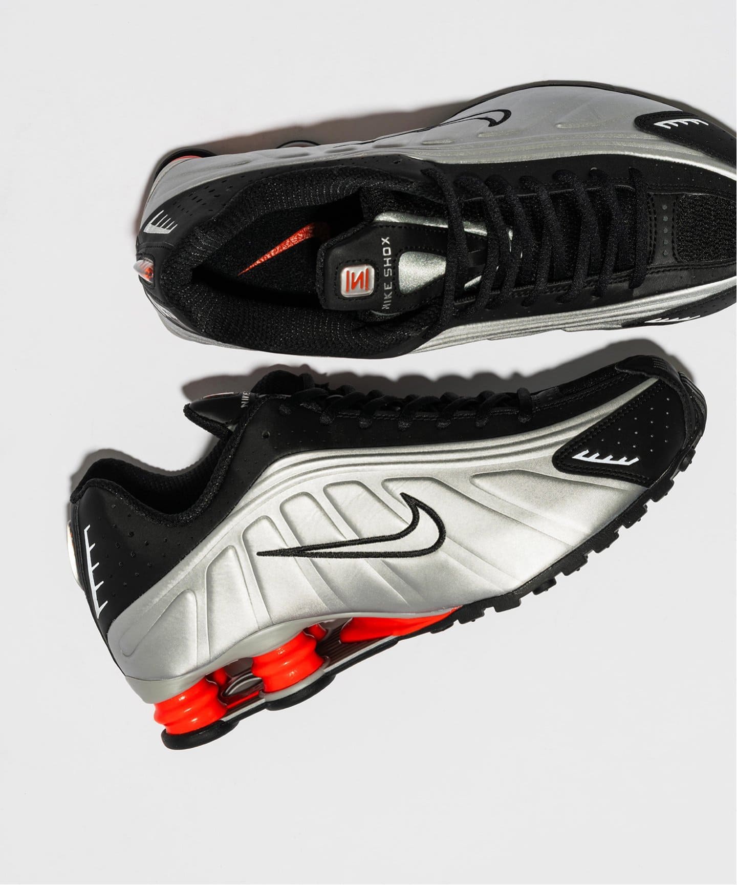 NIKE SHOX R4 HQ1988-002（スニーカー）｜HERRINGBONE