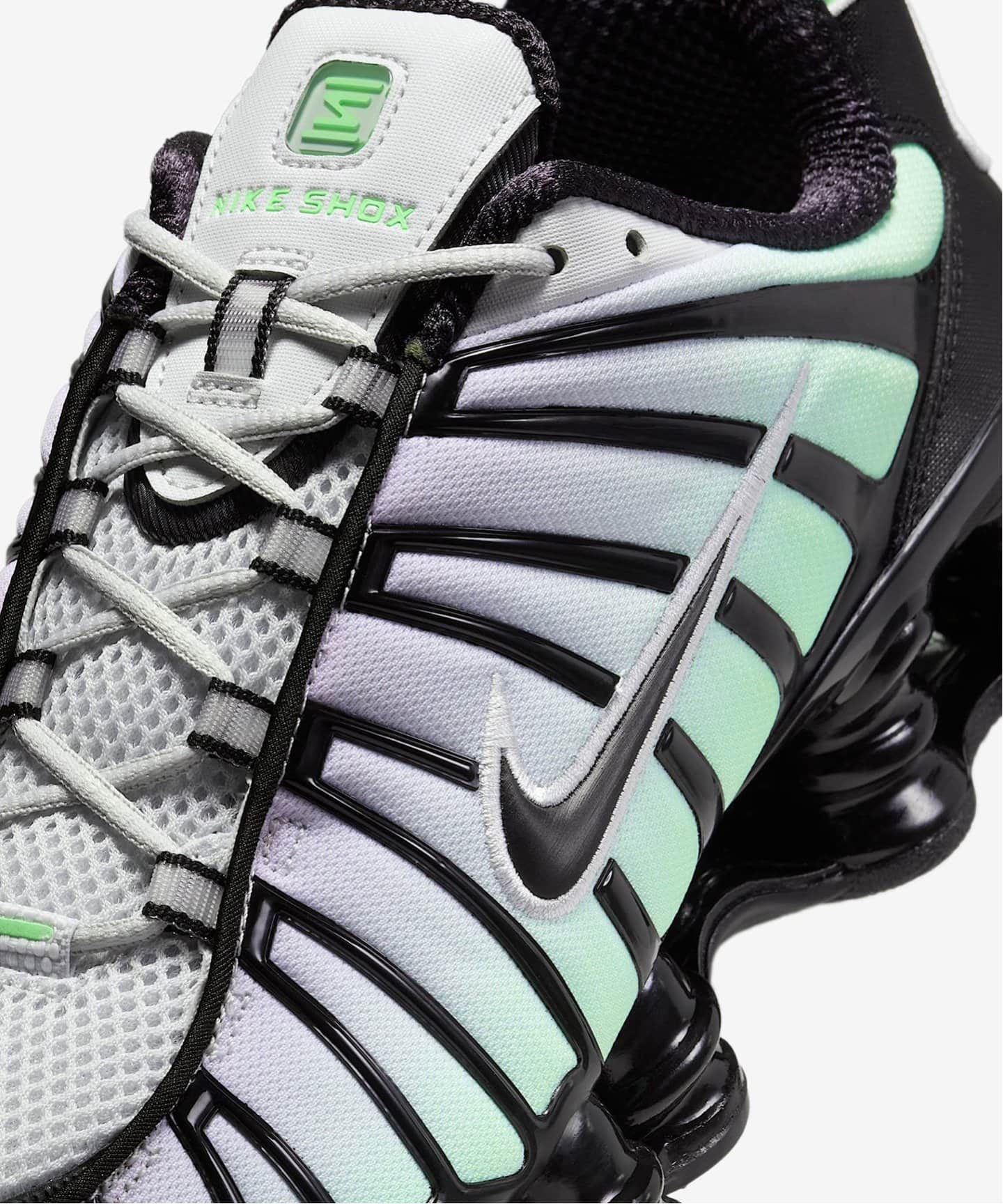 NIKE SHOX TL AV3595-300（スニーカー）｜HERRINGBONE（ヘリンボーン