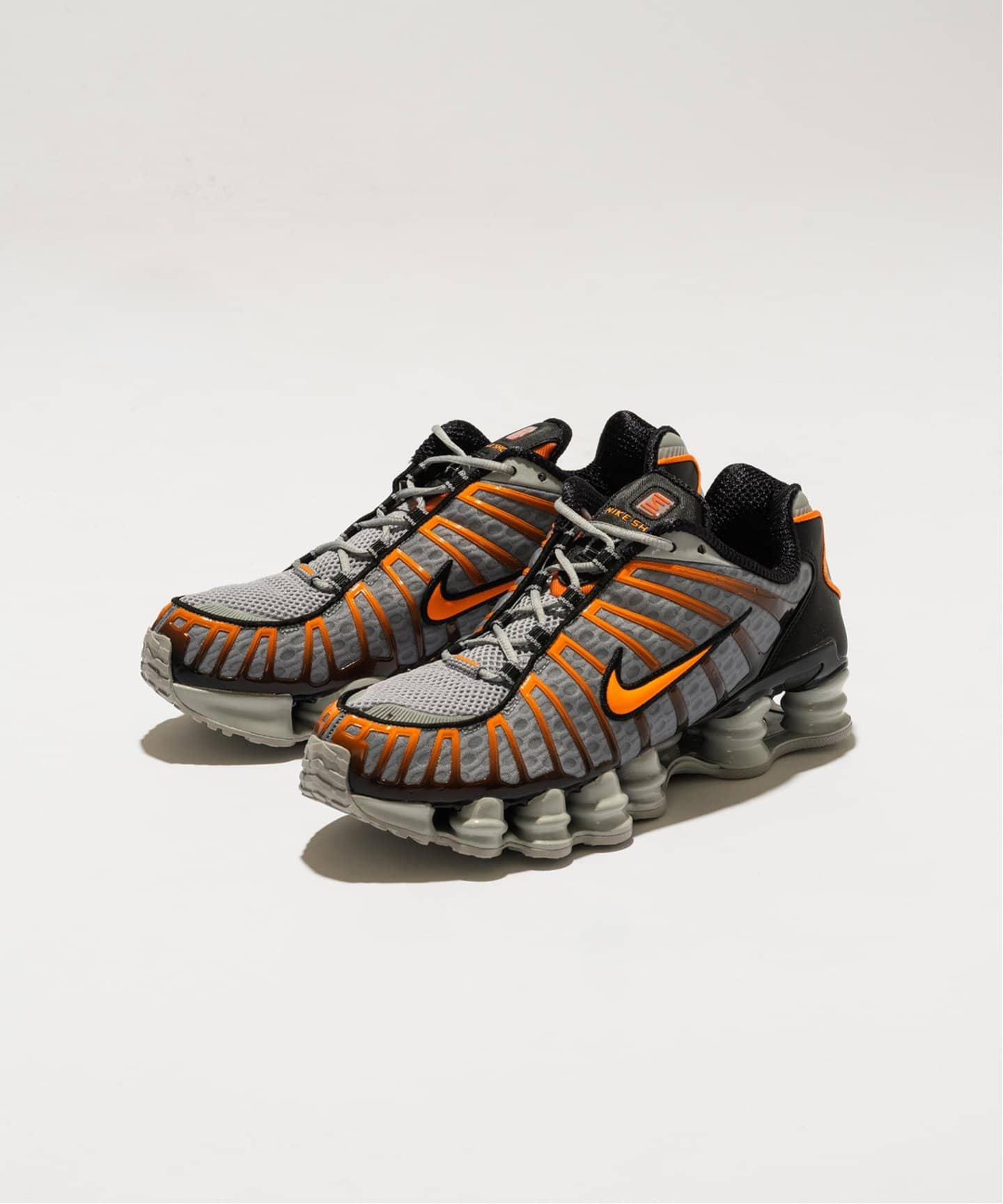 NIKE SHOX TL AV3595-011（スニーカー）｜HERRINGBONE（ヘリンボーン