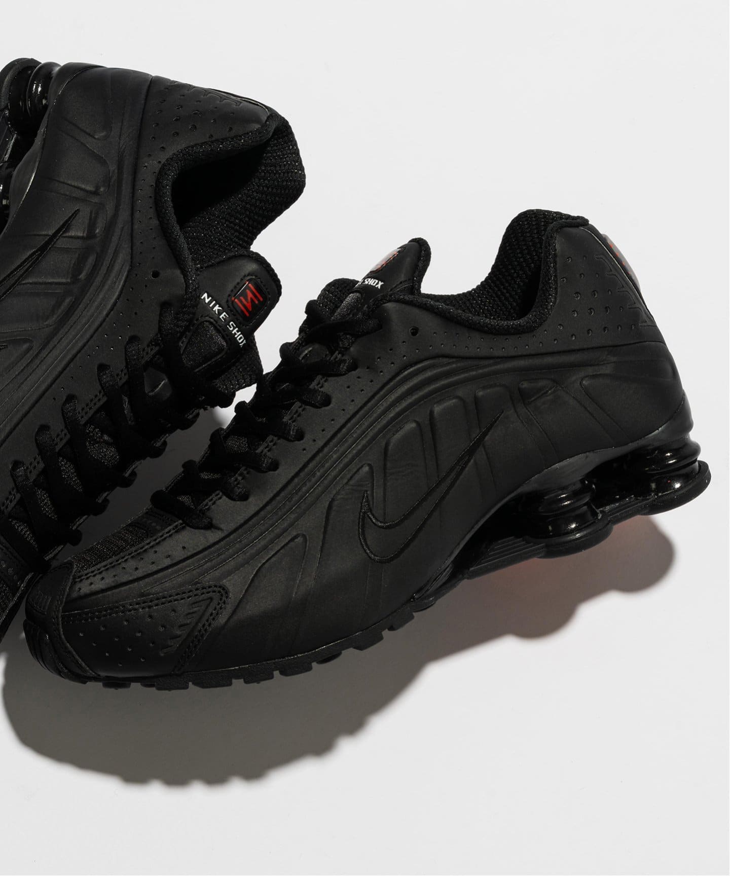 NIKE W SHOX R4 AR3565-004（スニーカー）｜HERRINGBONE