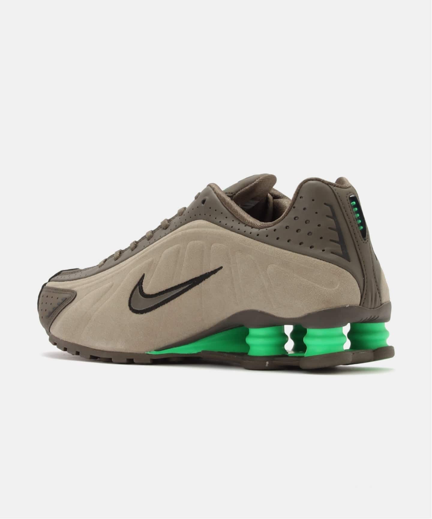 NIKE W SHOX R4 SE HQ7739-200（スニーカー）｜HERRINGBONE