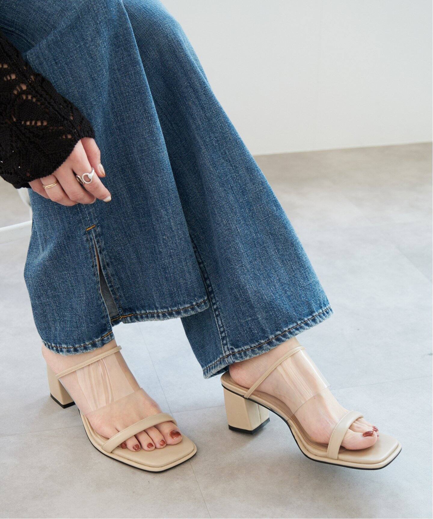Spick and Span BRENTA ナローアシメ フラットサンダル（予約》Spick 