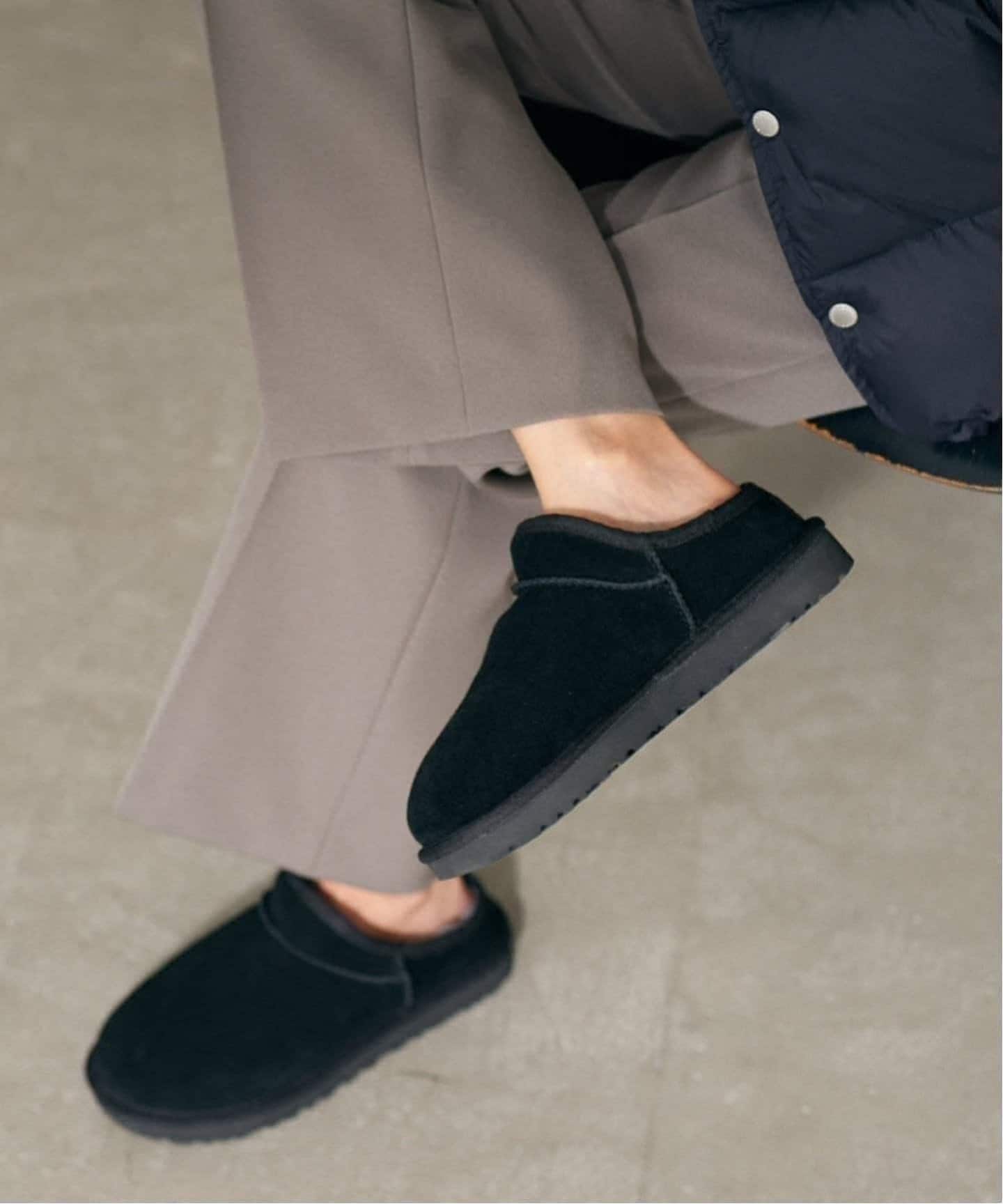 AASU　フレームワーク　UGG CLASSIC SLIPPER　ブラック ≪追加≫UGG CLASSIC SLIPPER（その他シューズ）｜FRAMeWORK