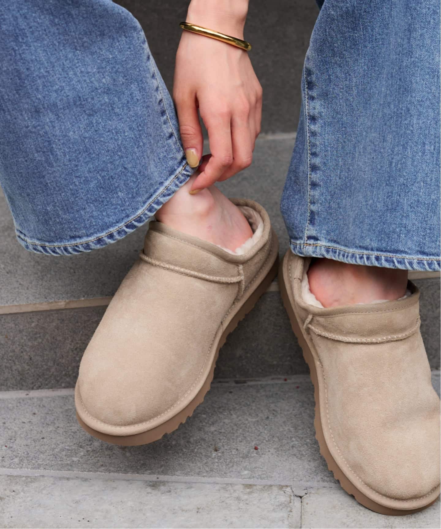 【モモタリアン】【美品】UGGクラシックスリッパ　フレームワーク　23cm ≪追加≫UGG CLASSIC SLIPPER（その他シューズ）｜FRAMeWORK