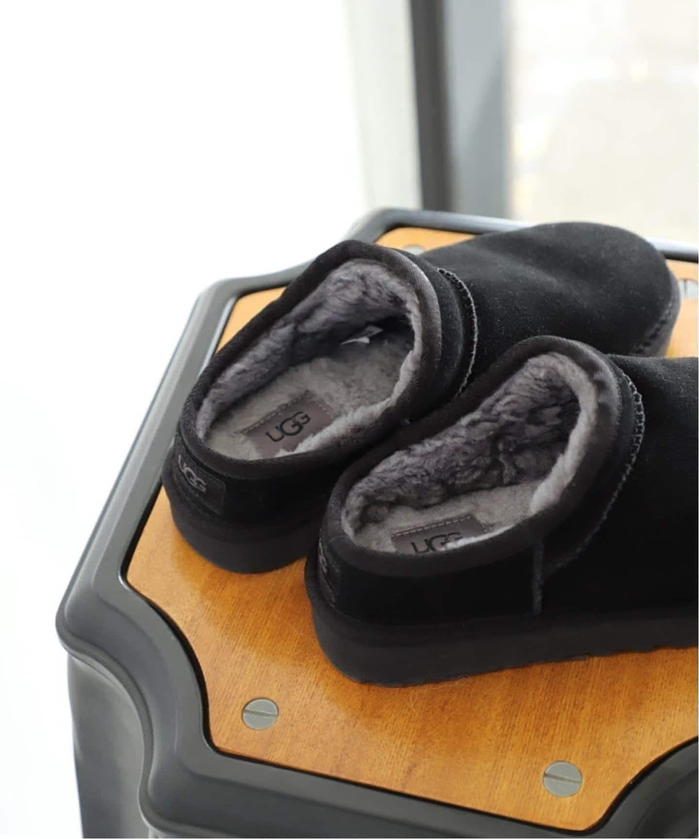 ≪追加≫UGG/アグ CLASSIC SLIPPER 2（その他シューズ）｜FRAMeWORK