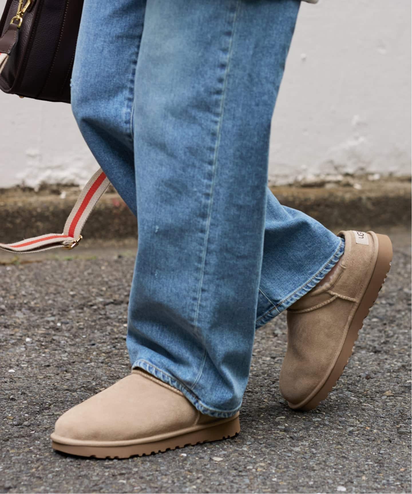 UGG/アグ CLASSIC SLIPPER 23 ブラック　フレームワーク ≪追加≫UGG/アグ CLASSIC SLIPPER 2（その他シューズ）｜FRAMeWORK