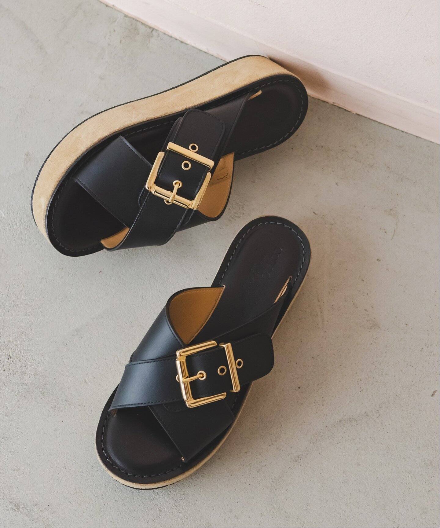 CORSO ROMA9/コルソローマ ノーヴェ ボリュームクロスサンダル  