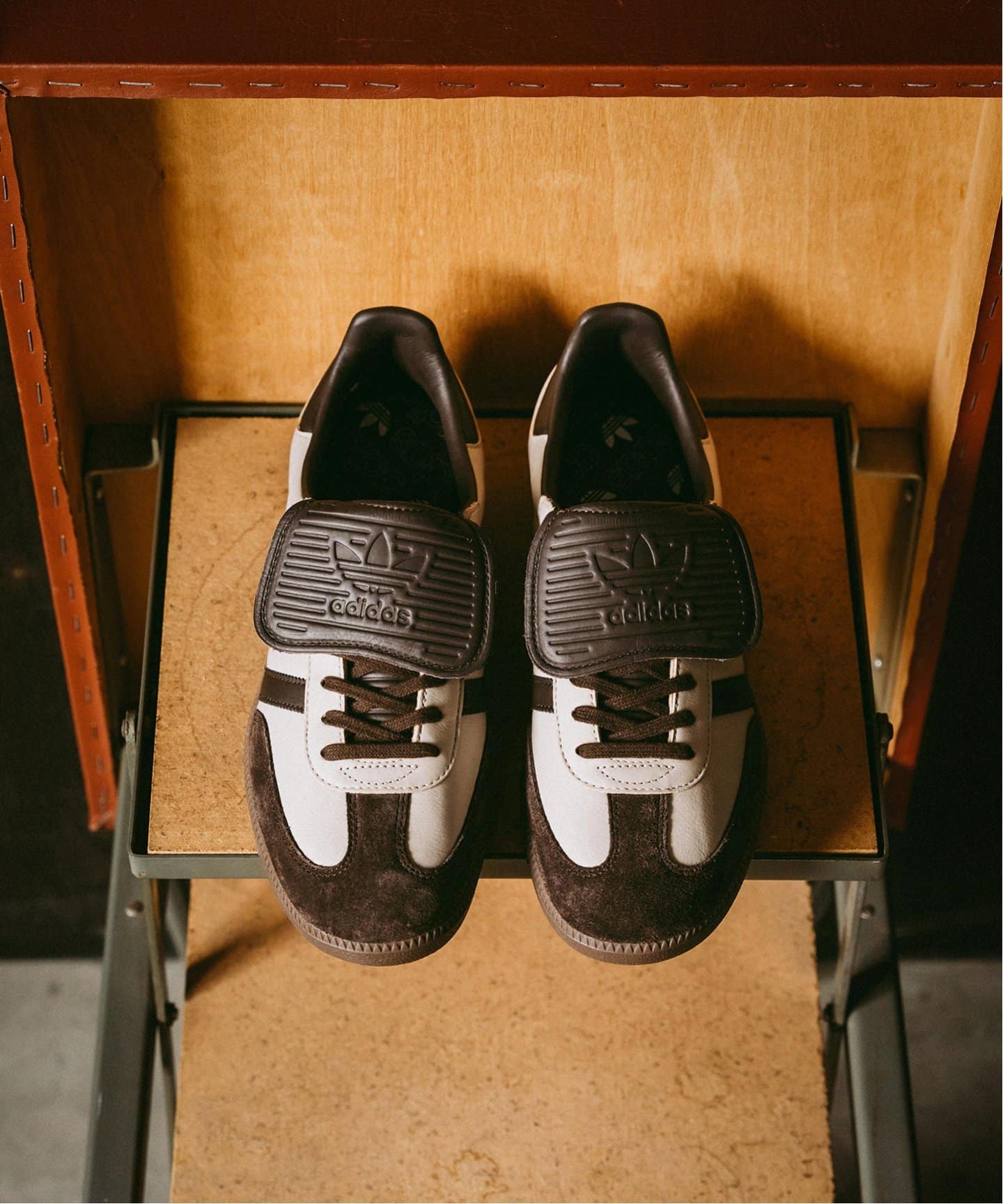 （K24708）エディフィス別注 アディダス サンバ 23.5㎝ adidas Originals for EDIFICE/IENA 別注 SAMBA LT Exclusive