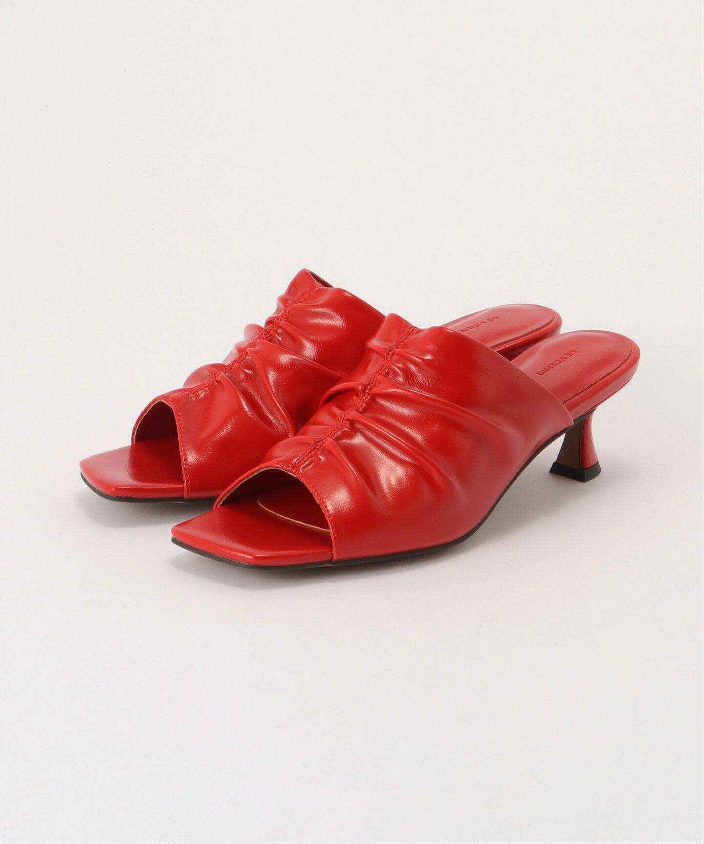 LE VERNIS/ル・ベルニ】 Gather square mules 244-211 303（サンダル