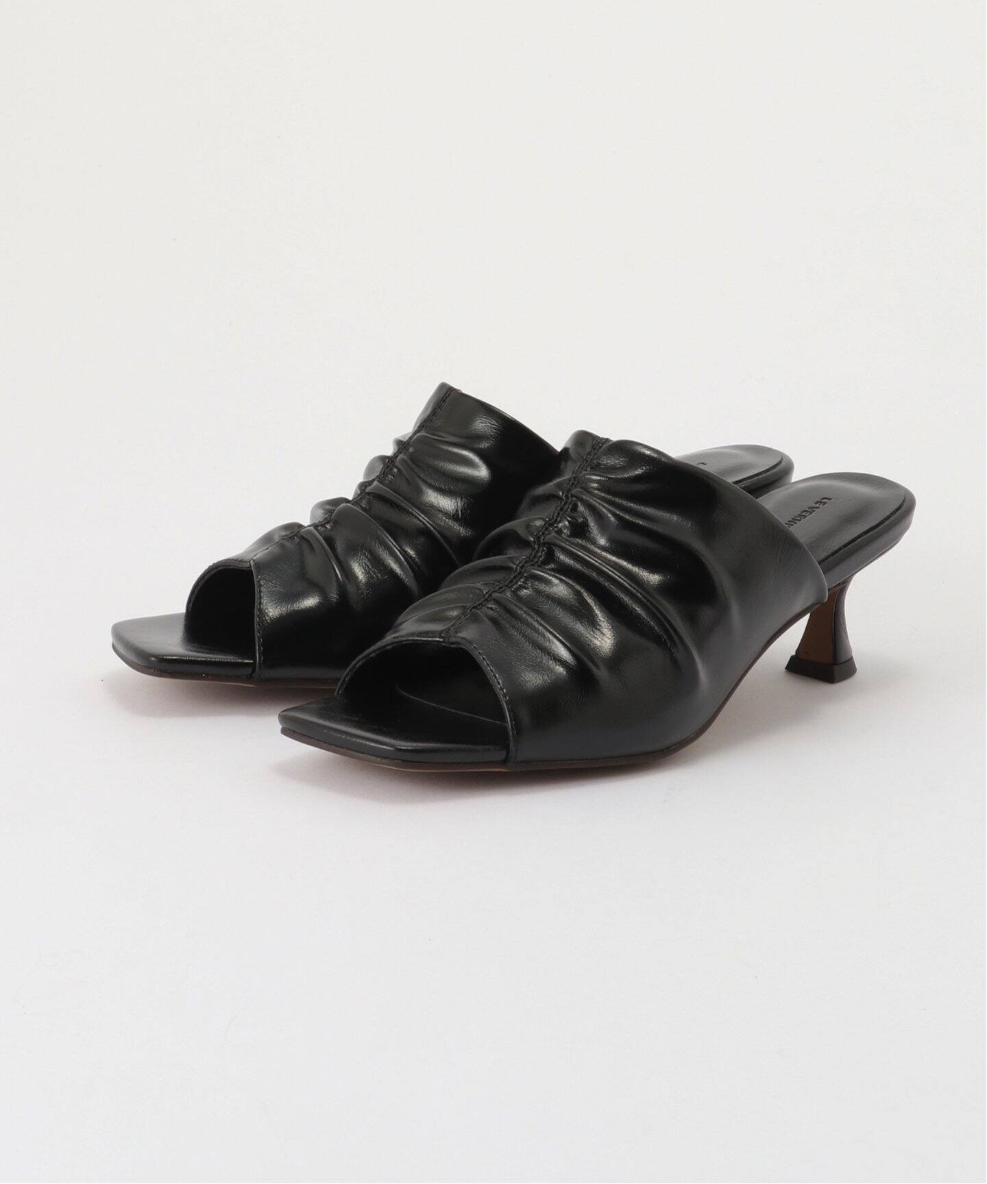 LE VERNIS/ル・ベルニ】 Gather square mules 244-211 303（サンダル 