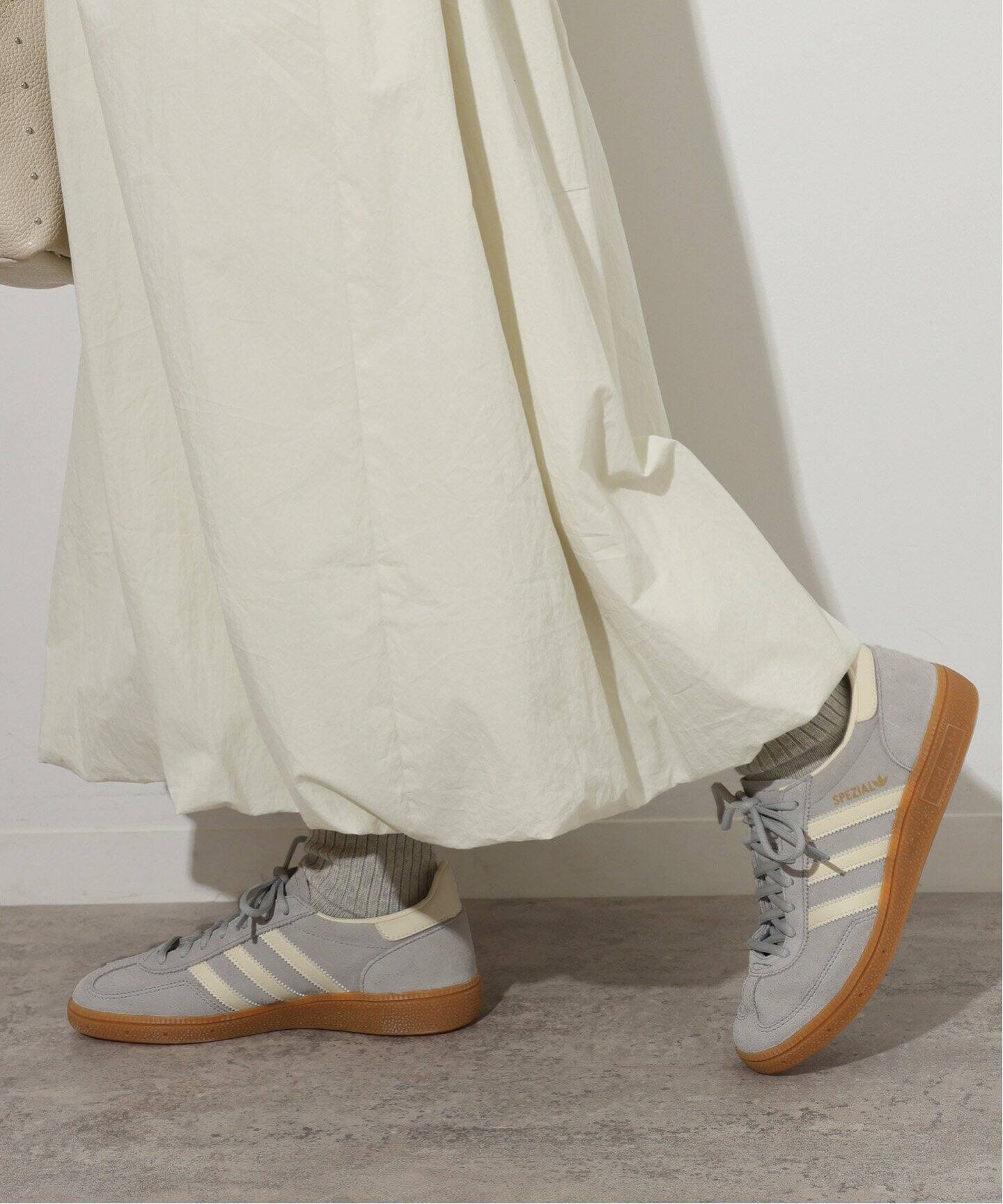 adidas Originals】HANDBALL SPEZIAL：スニーカー IF7086（スニーカー 