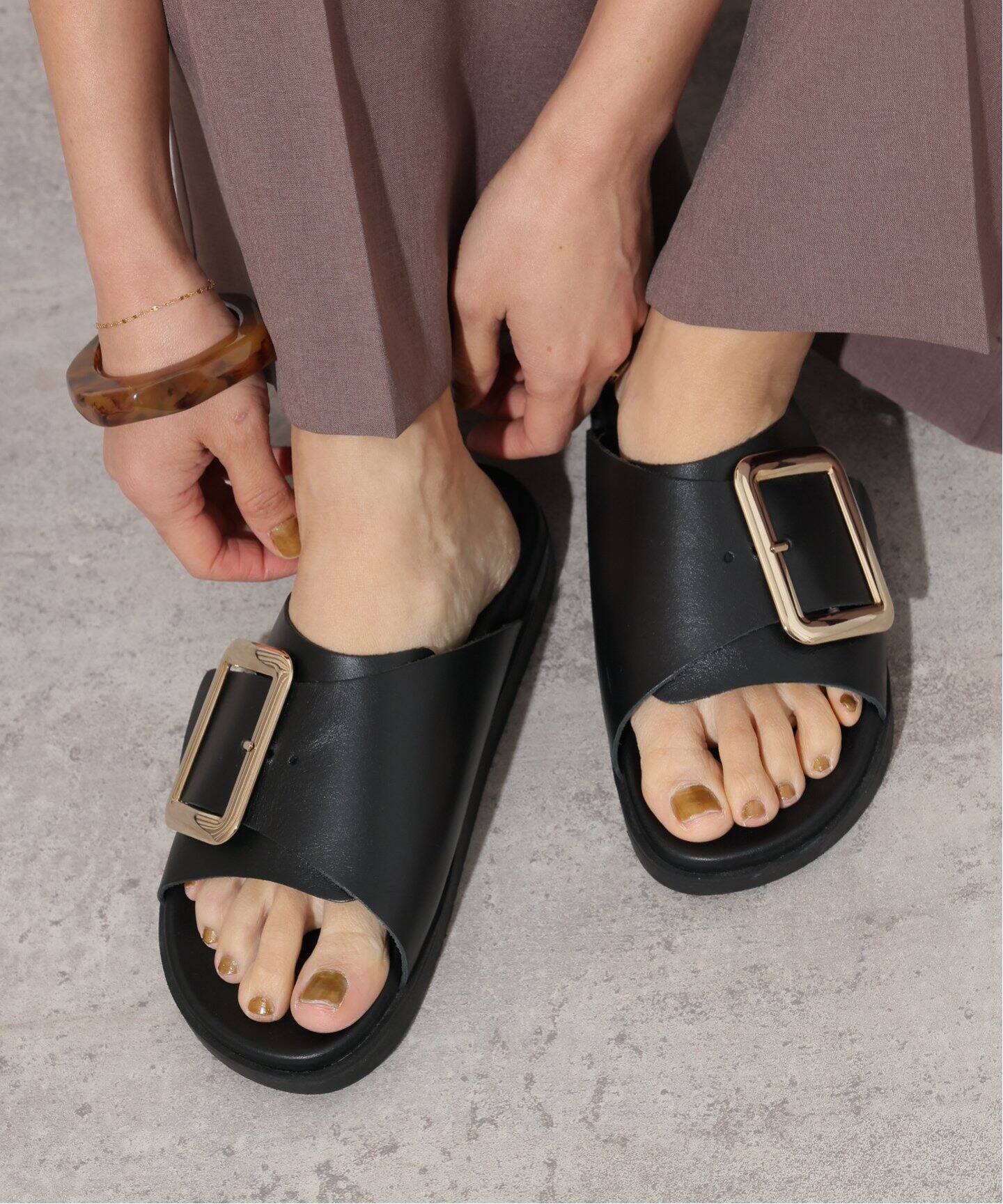 PLAKTON/プラクトン】ビッグバックルレザーサンダル（サンダル