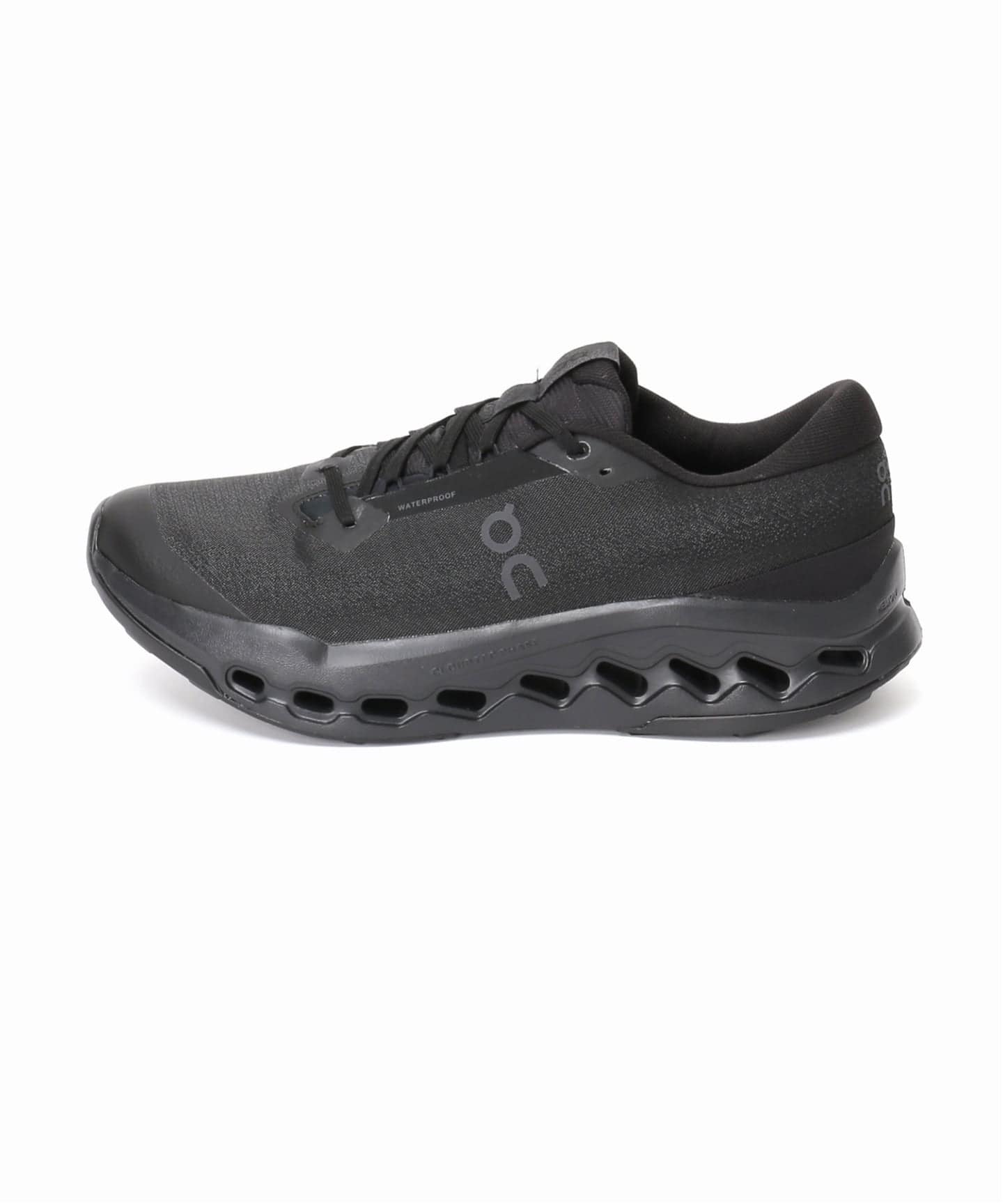 On / オン Running クラウドサーファー トレイル 2 ウォータープルーフ