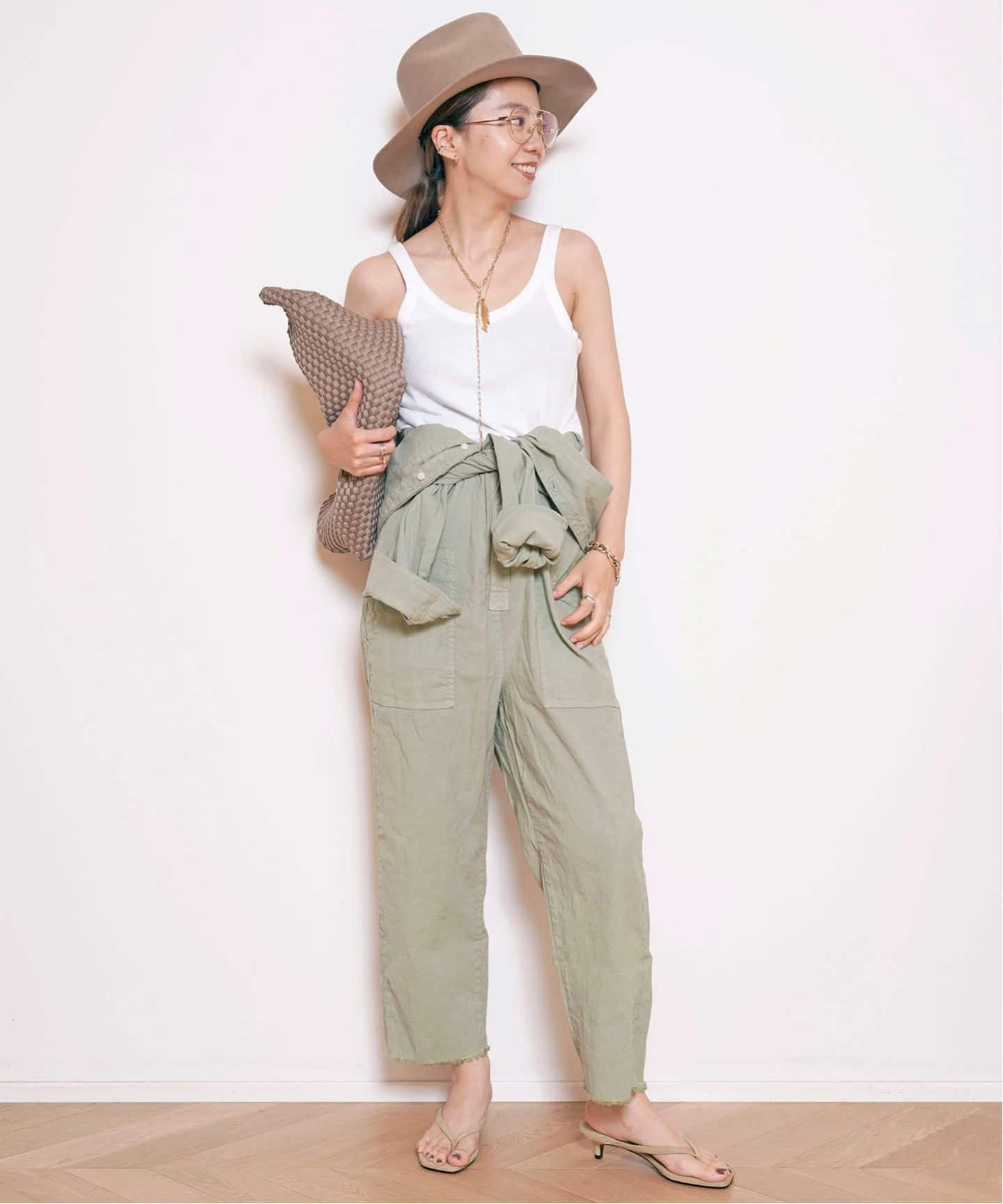 値下!超美品　BLACK SUEDE STUDIO ベージュサンダル35size BLACK SUEDE STUDIO/ブラックスエードスタジオ】THONGS サンダル
