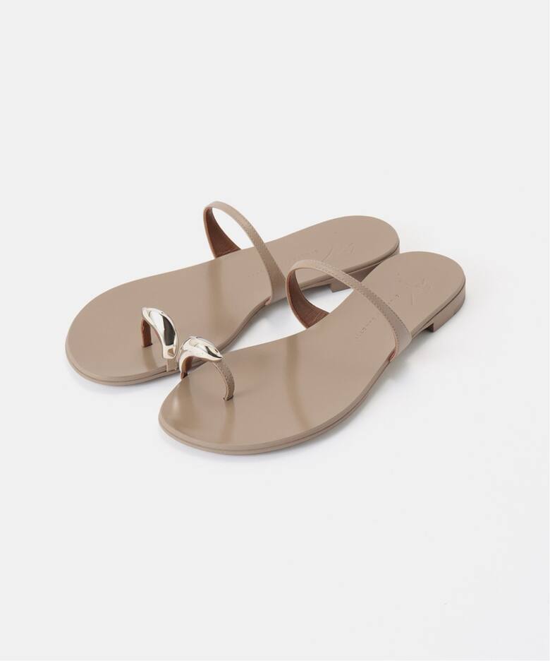 GIUSEPPE ZANOTTI/ジュゼッペ ザノッティ】 SILVER PLATE FLAT SANDAL 