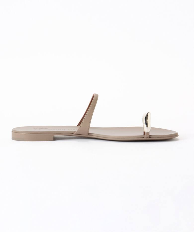 GIUSEPPE ZANOTTI/ジュゼッペ ザノッティ】 SILVER PLATE FLAT SANDAL 