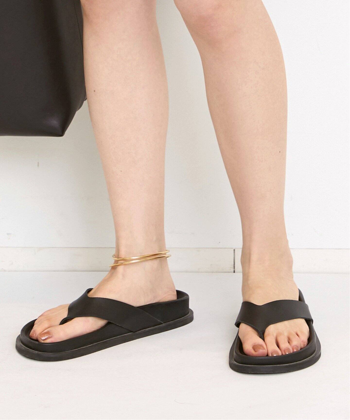 ST. AGNI/セントアグニ　スウェードサンダル ST.AGNI/セント アグニ】 THONG SLIDE SANDAL（サンダル）｜L