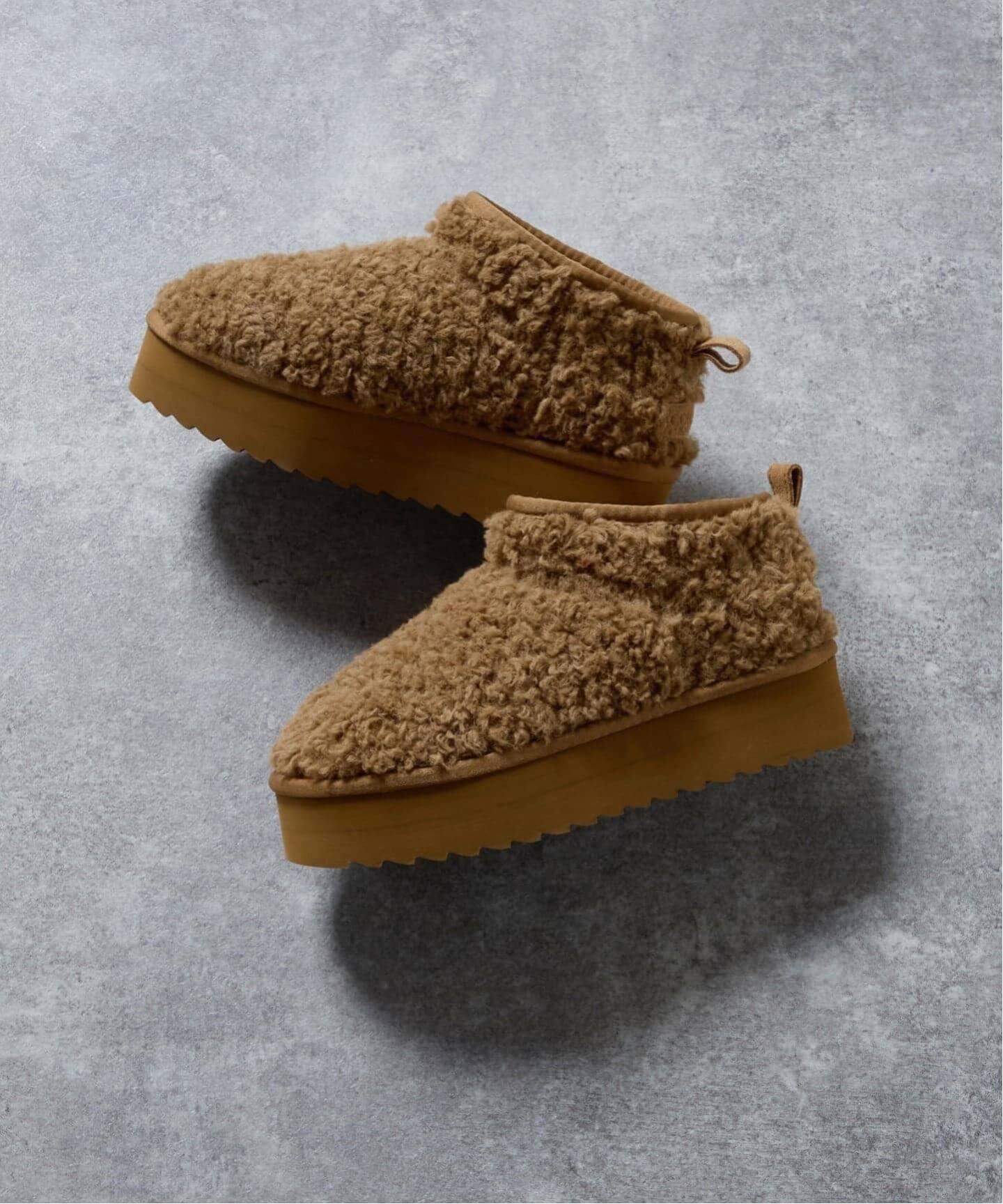 COLORS OF CALIFORNIA】curly fake fur boot（ブーティ・ショート