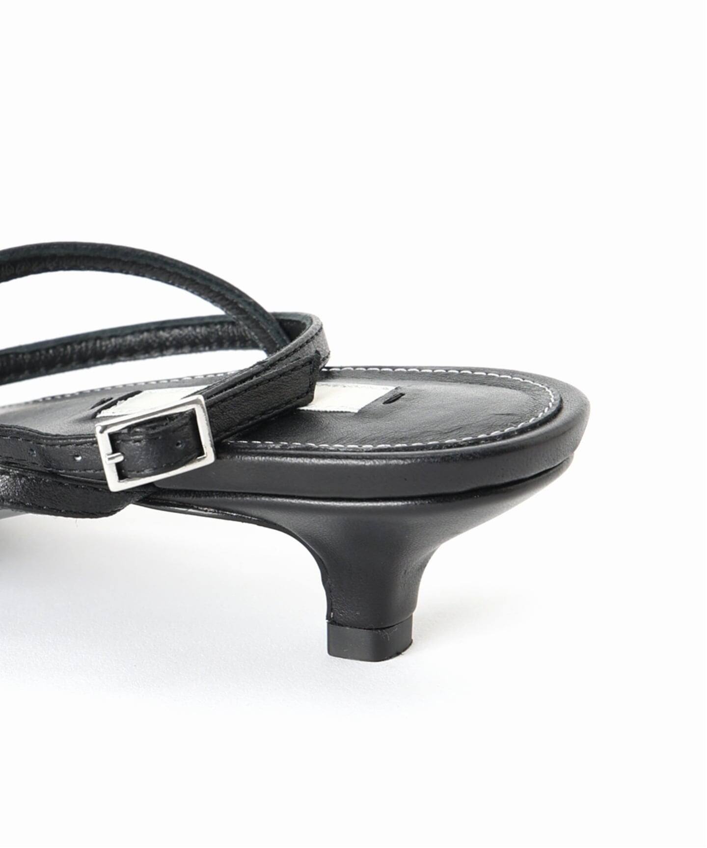 TOTEME/トーテム】LEATHER CROSSOVER SANDALS（サンダル）｜AP