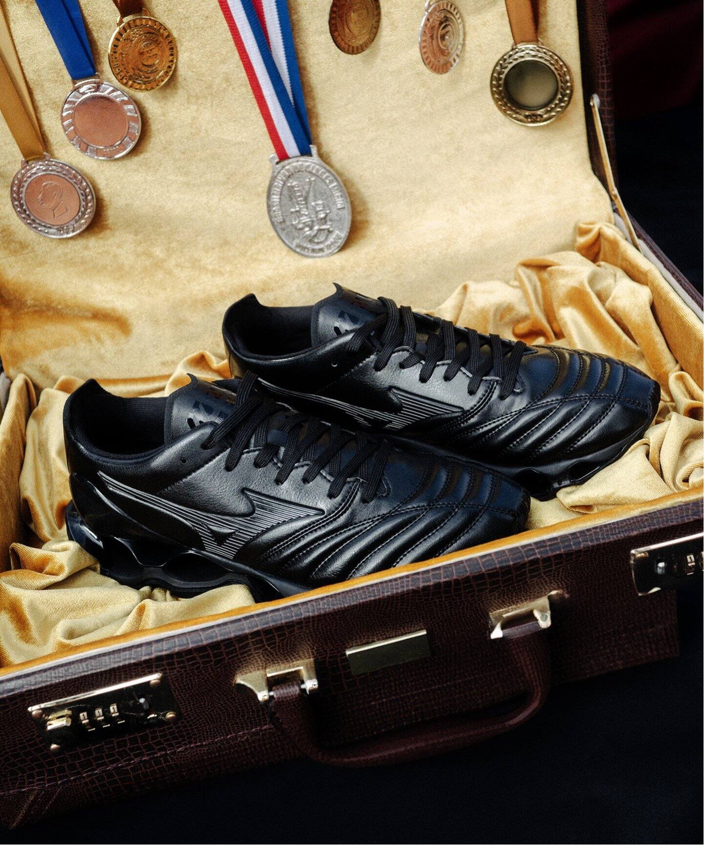 週末限定 即発送 ミズノ モレリア ウェーブプロフェシー 29cm 定価以下 Mizuno Sports Style Special Collaboration for “WAVE PROPHECY