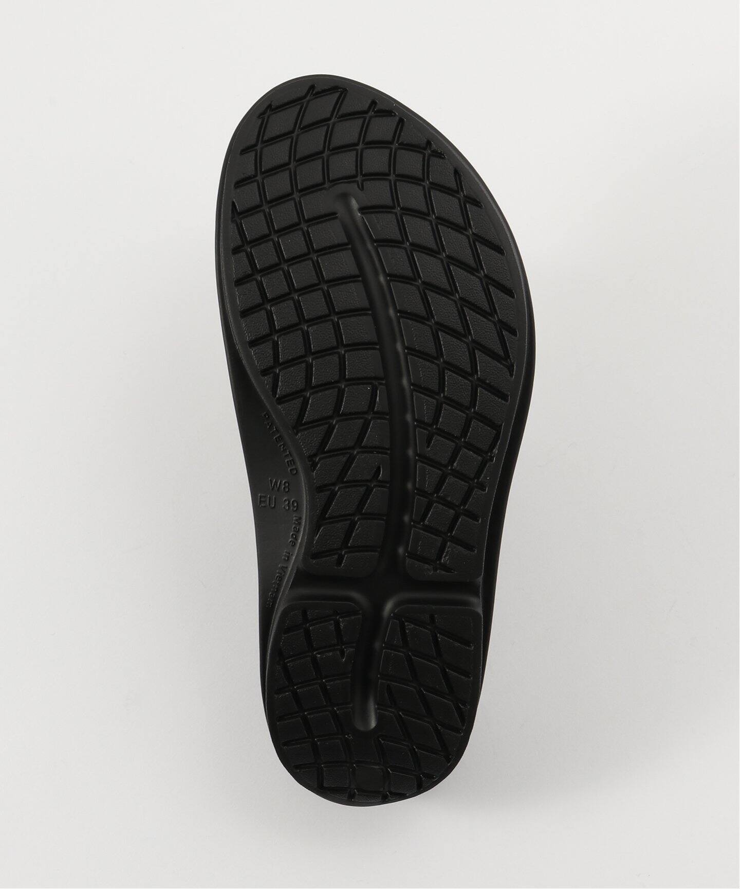 ウーフォス OOFOS OOmega EU 39 W8ブラック OOFOS (ｳｰﾌｫｽ) - OOMEGA BLACK (ｳｰﾒｶﾞ ﾌﾞﾗｯｸ) | thecompus