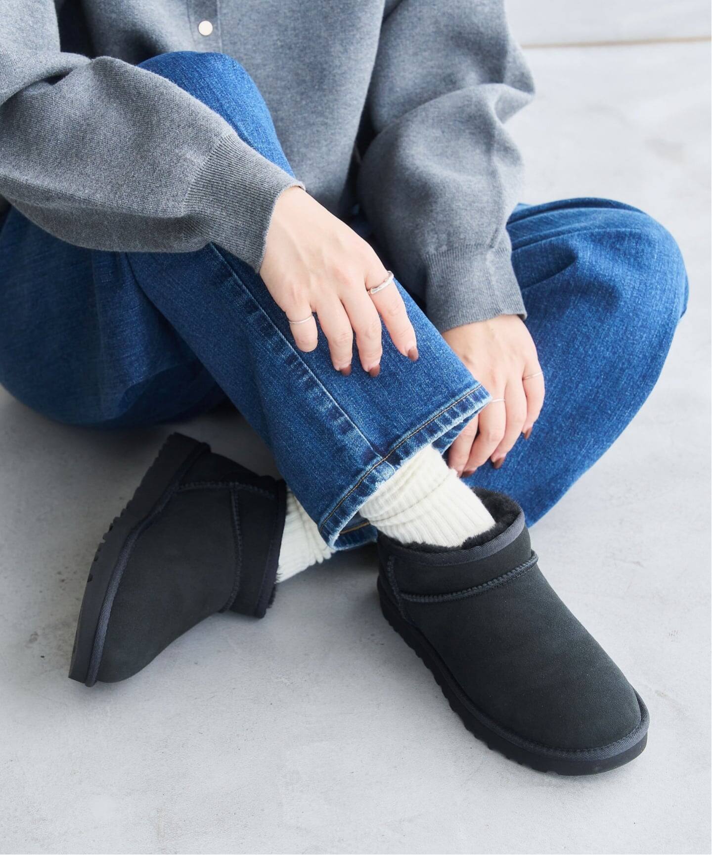 新品未使用タグ付き】UGG ブラックショートブーツ サイズ24〜25 楽天