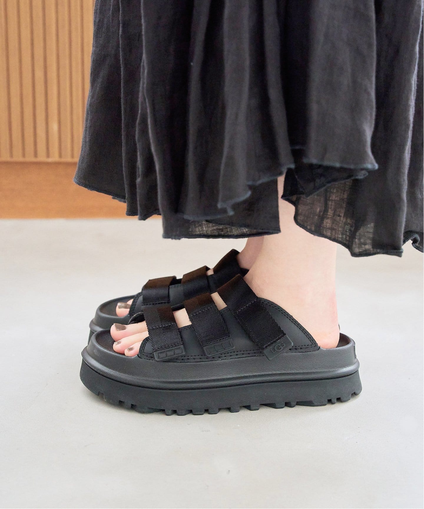 国内発送 UGG アグ サンダル GoldenGlow Slide 1167430 UGG アグ サンダル レディース 1167430 W GOLDENGLOW SLIDE
