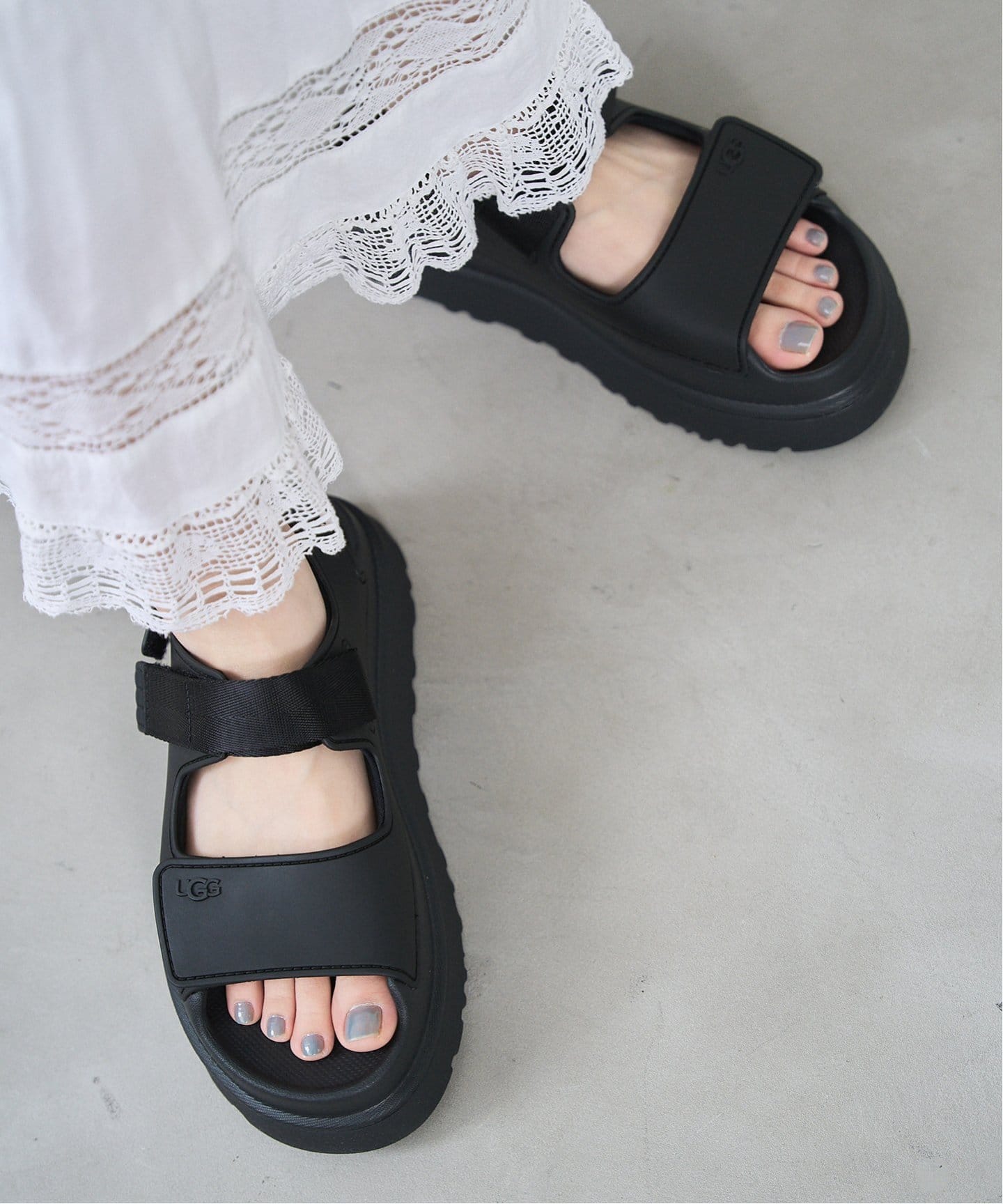 アグ　ゴールデングロウ24cm 新品未使用　ベイクルーズ 限定展開 UGG/アグ W GOLDENGLOW/ゴールデングロウ（サンダル