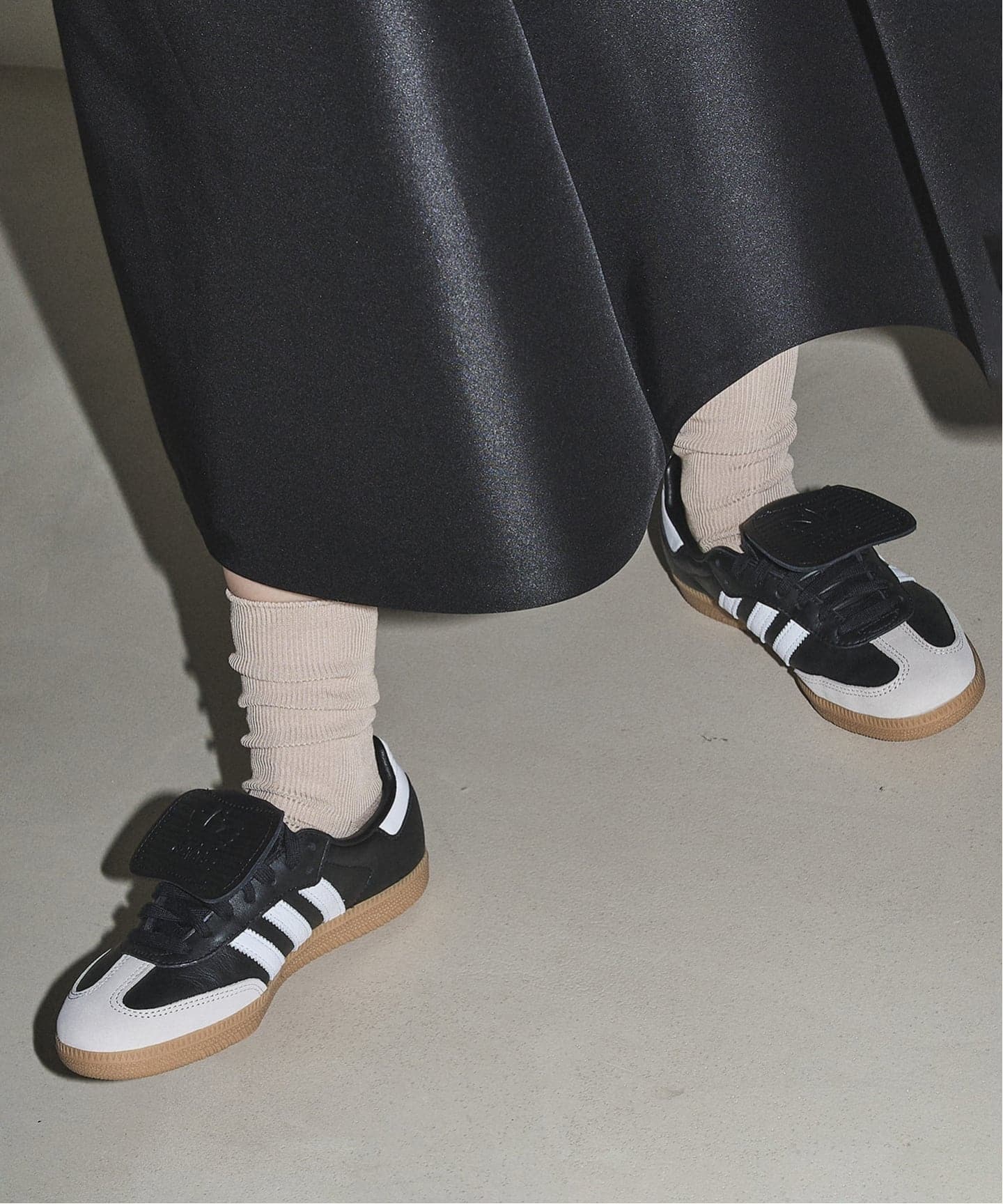 adidas/アディダス SAMBA LT W NKJ81（スニーカー）｜GRISE（グリーズ