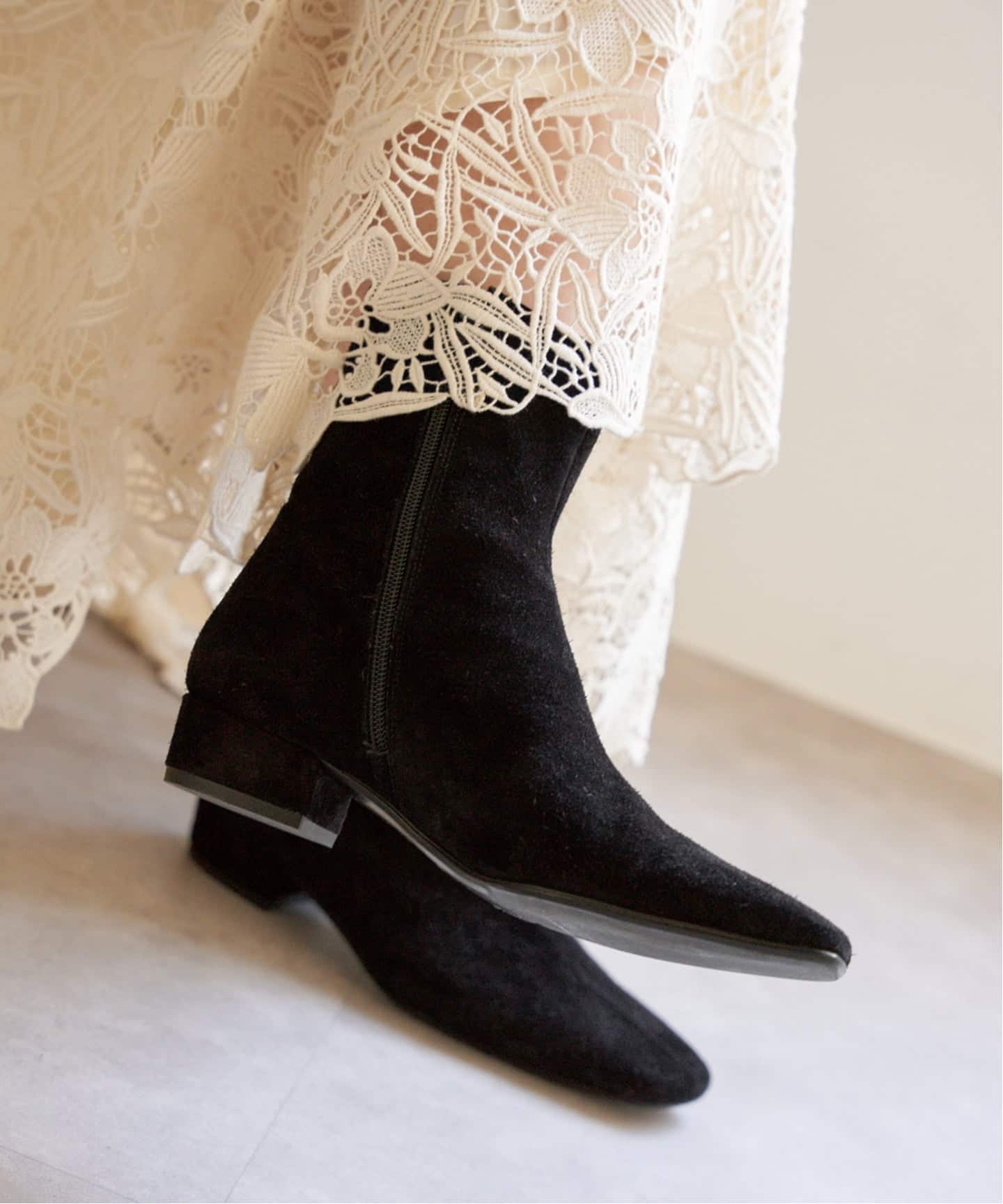 ファビオルスコーニ ショートブーツ ブラックスエード サイズ37 ファビオルスコーニ ショートブーツ ブラックスエード サイズ37