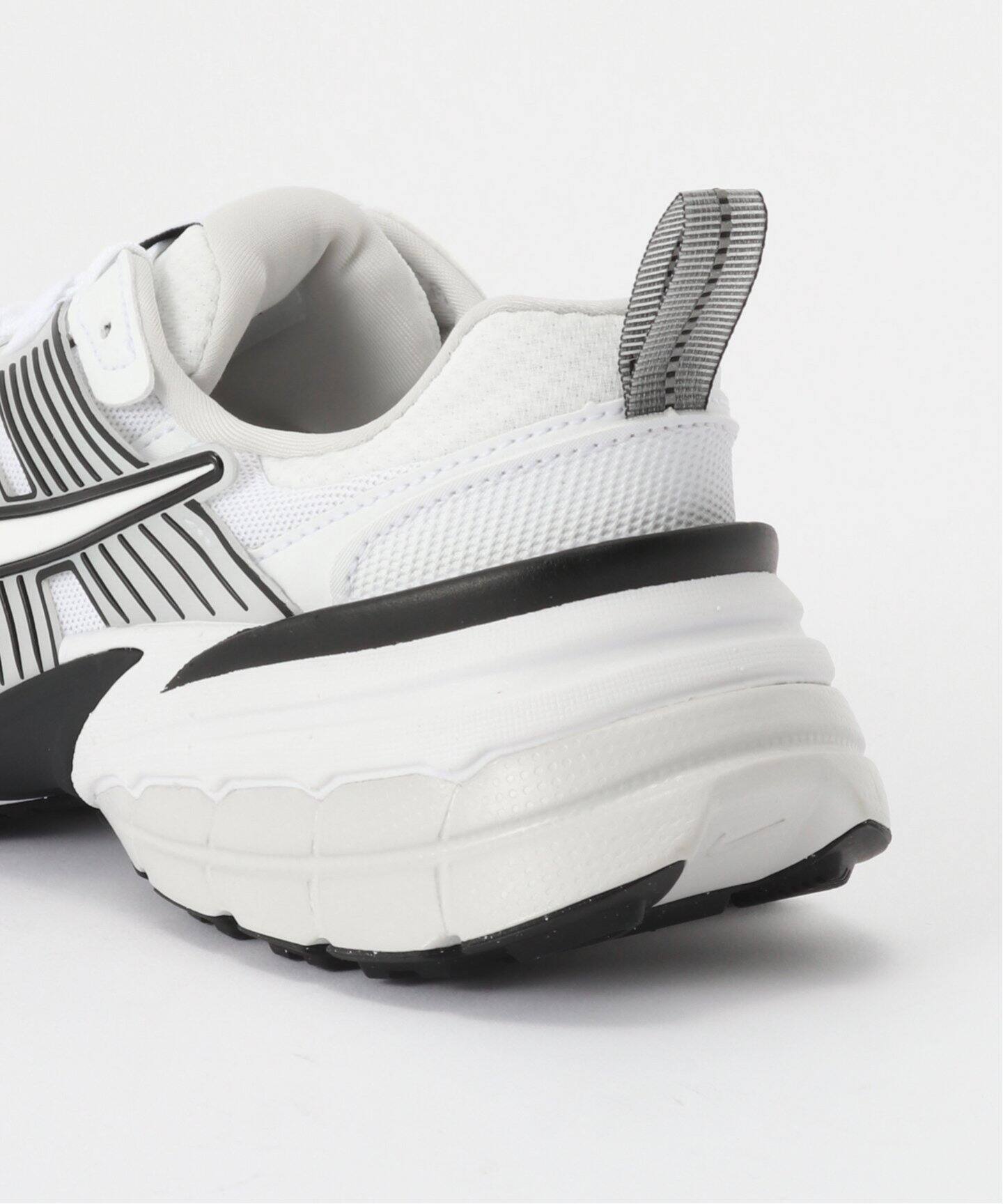 NIKE/ナイキ W NIKE V2K ラン HF5342（スニーカー）｜IENA